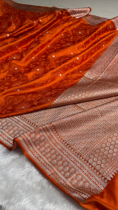 Banarasi Tanchoi Rust Orange Shades Floral Booti Mashru Silk Saree