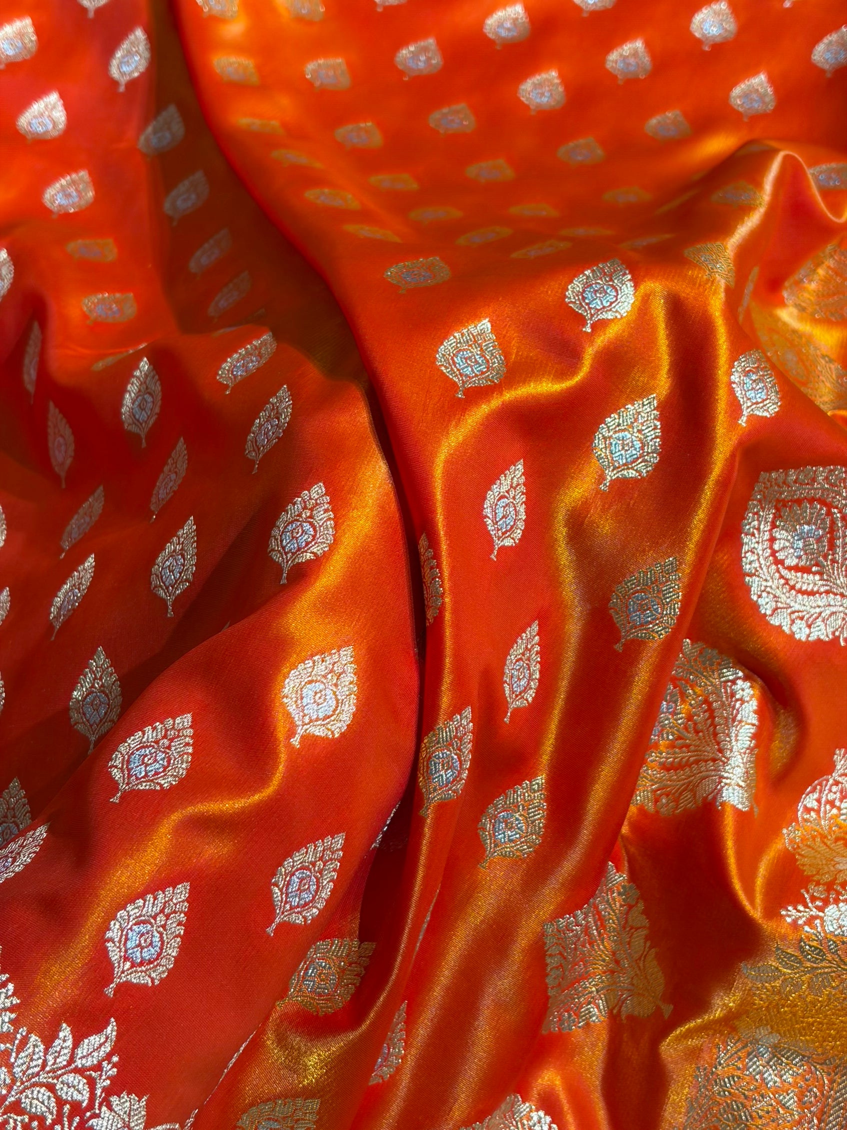 Banarasi Fire Gold Shades Minakari Booti Pattern Banarasi Satin Silk Saree SS60