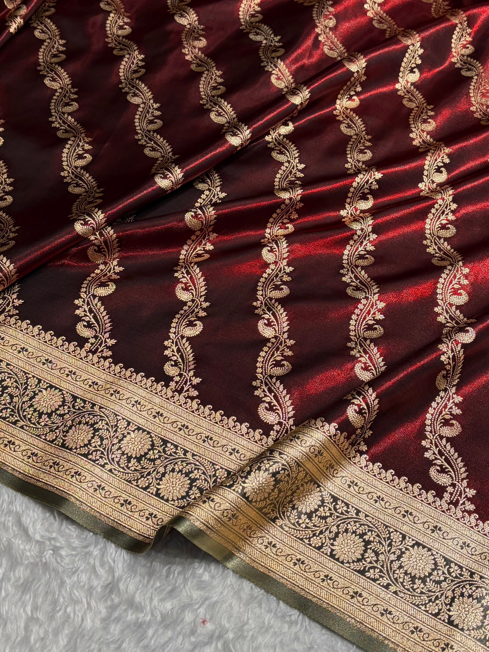 Maroon Contrast Shades Cross Pattern Banarasi Satin Silk Saree SS39
