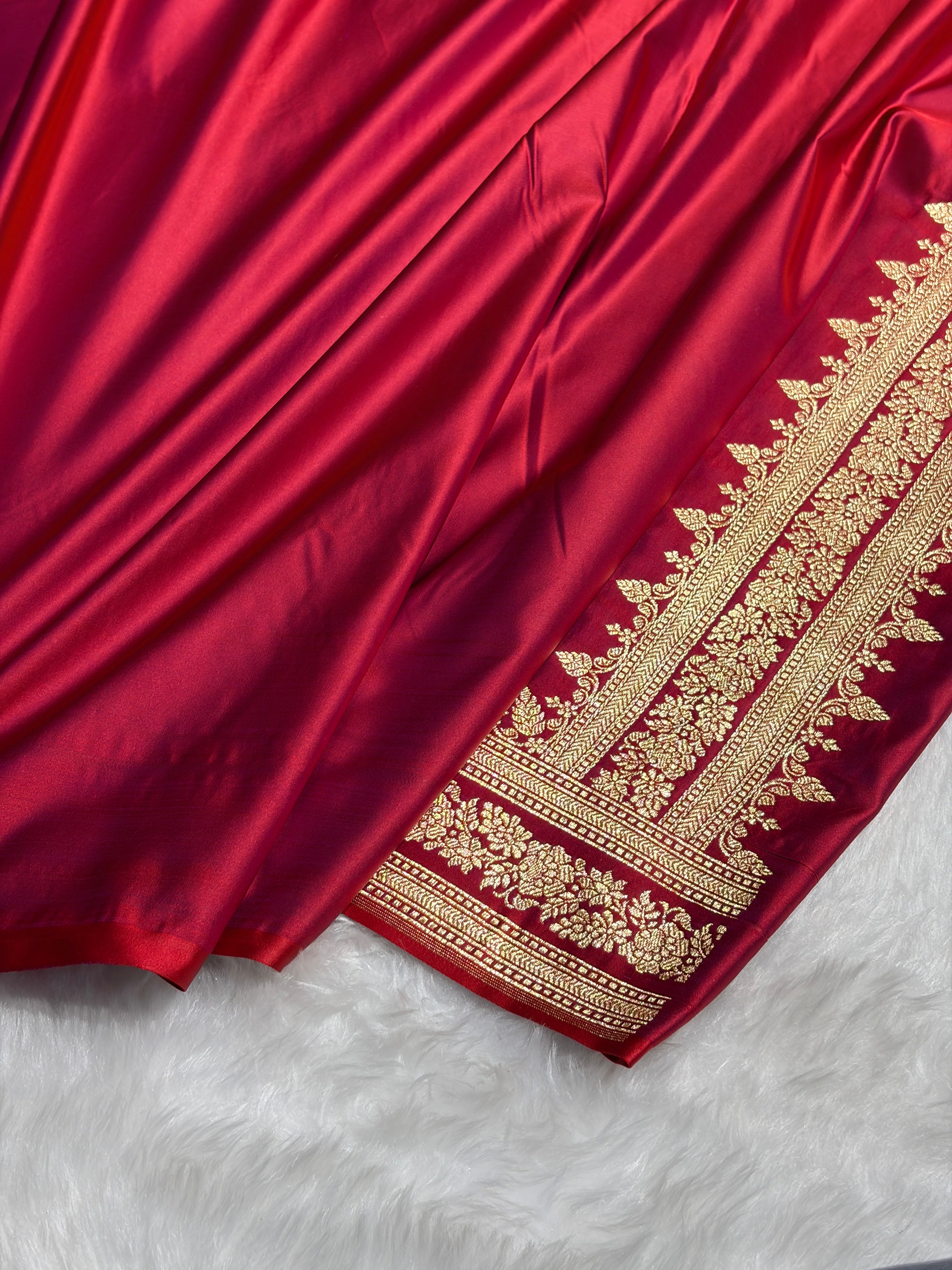 Reddish Magenta Banarasi Booti Katan Silk Saree SKM17