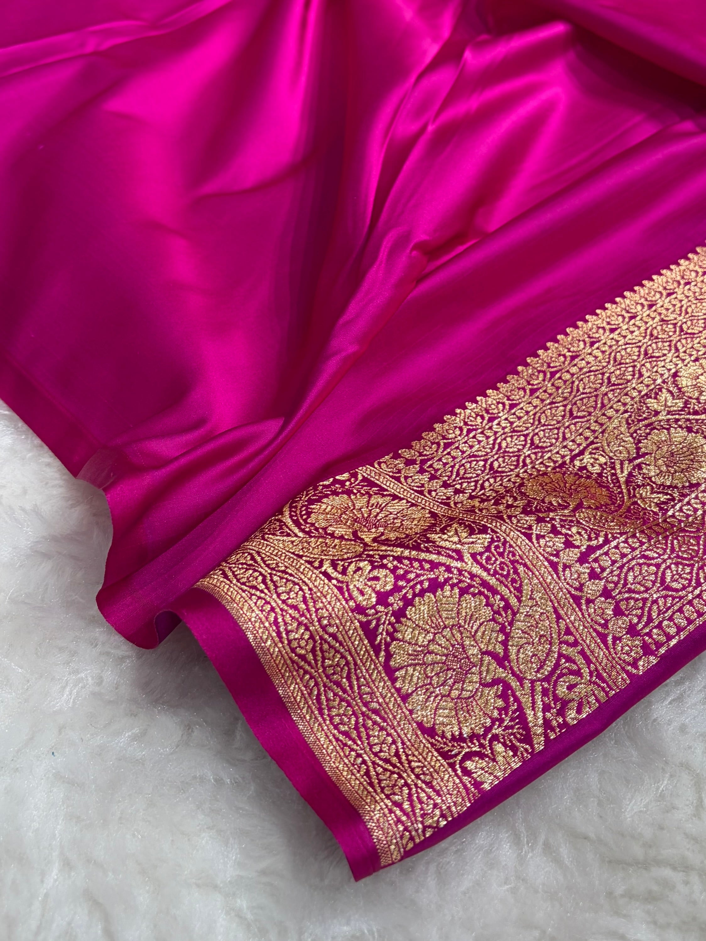 Banarasi Magenta Unique Boota Pattern Satin Katan Silk Saree SK68