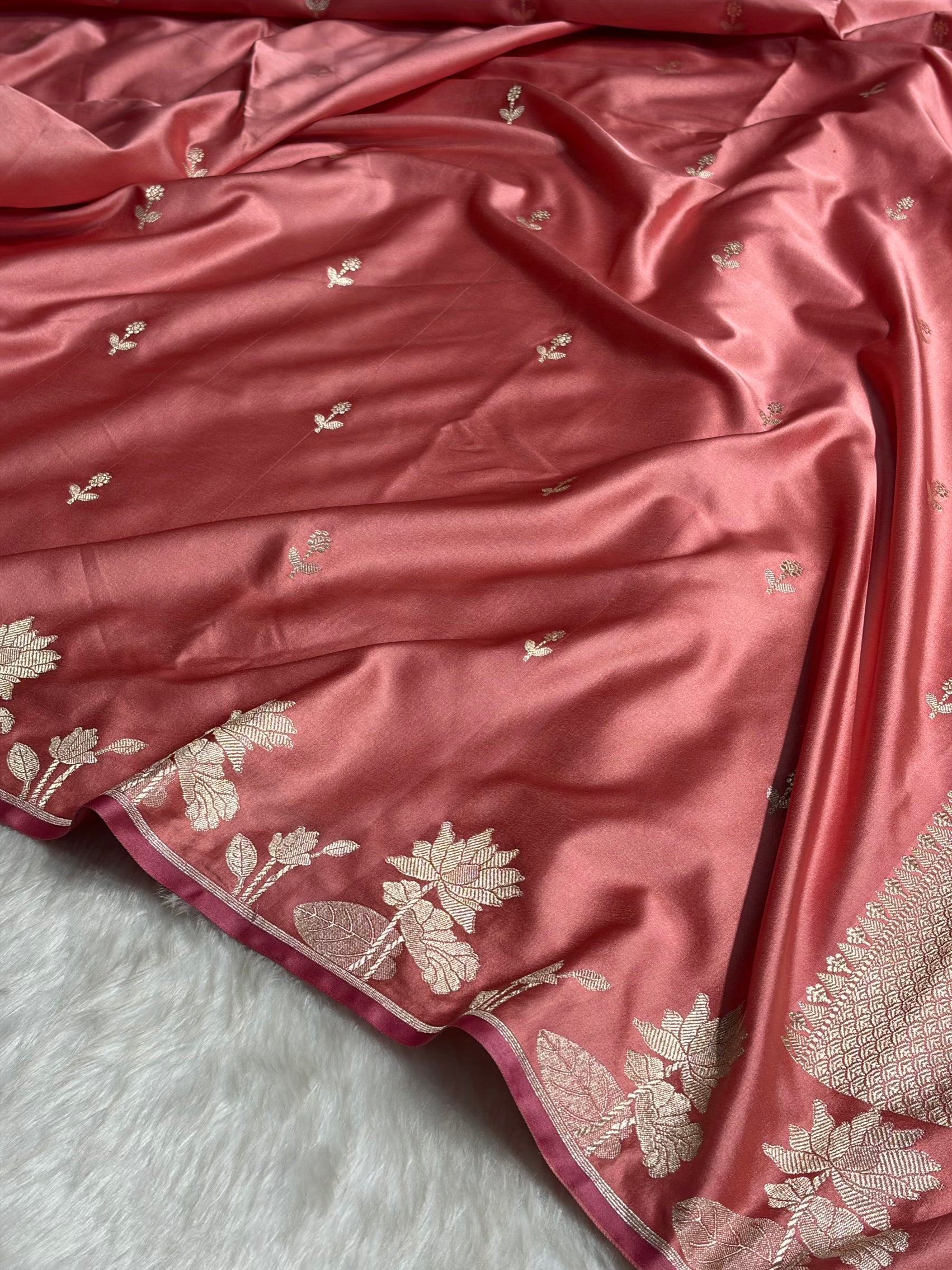 Peach Floral Border Booti Mashru Silk Saree MS54