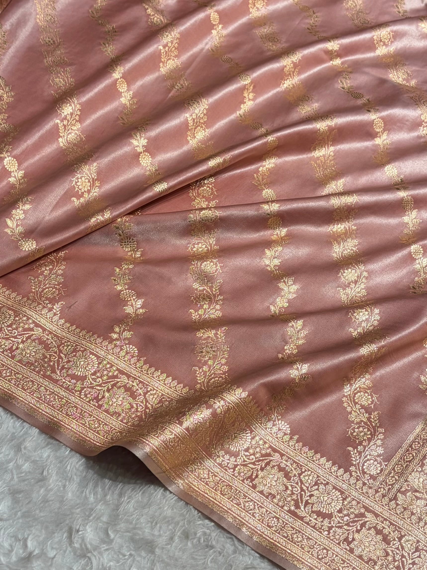 Banarasi Light Weight Satin Silk Mauve Cross Pattern SS10