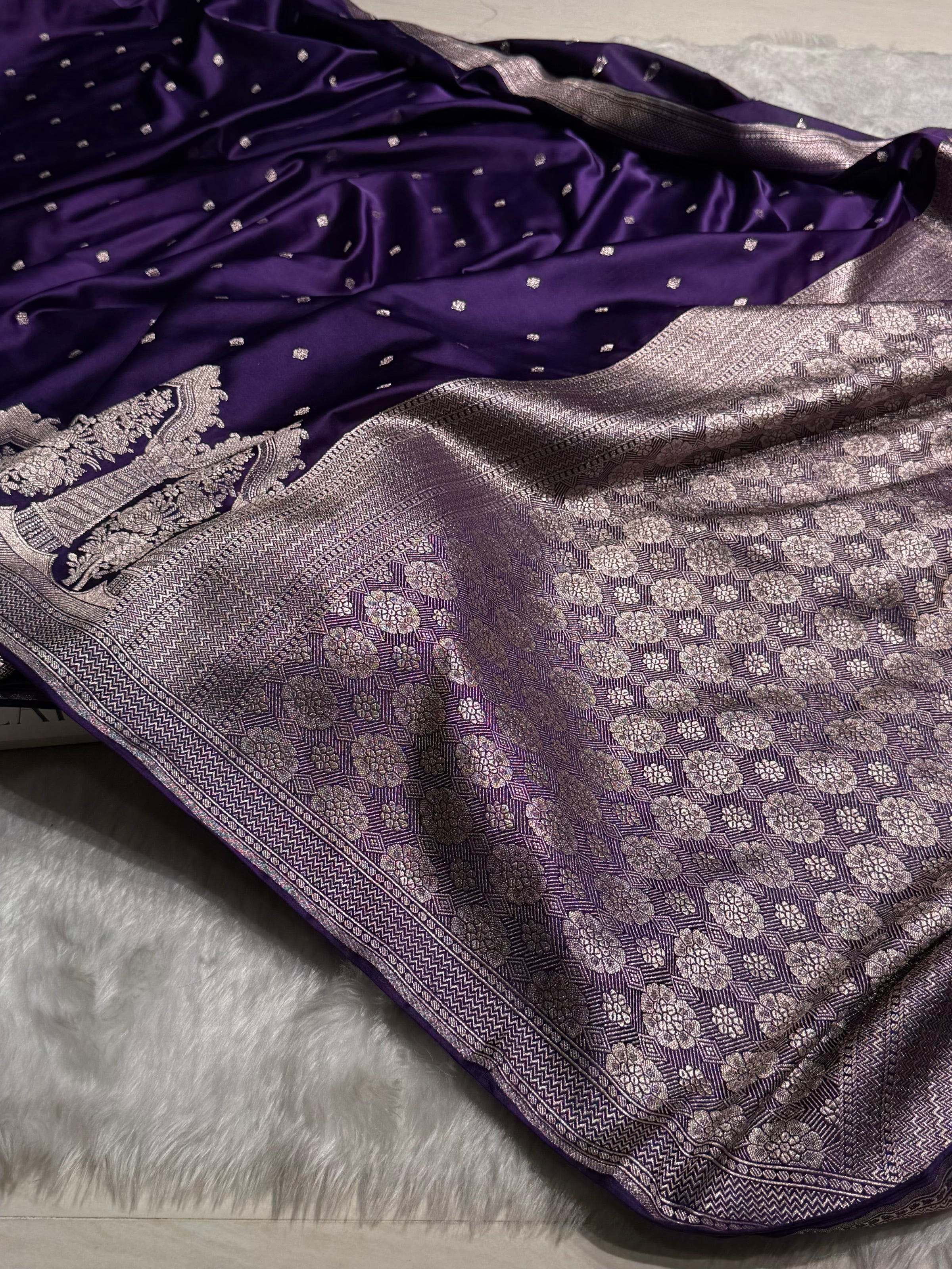 Banarasi Skirt Border Pattern in Purple Shades Floral Mashru Silk Saree MS94