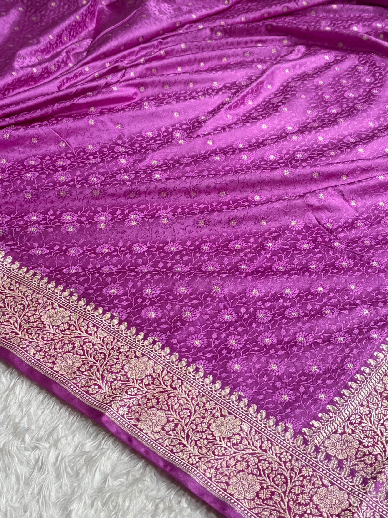 Banarasi Lavender Shades Booti Tanchoi Mashru Silk Saree