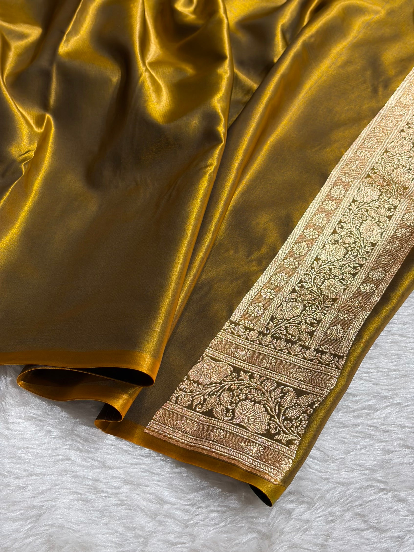 Banarasi Mahndi Shades Cross Pattern Banarasi Satin Silk Saree SS51
