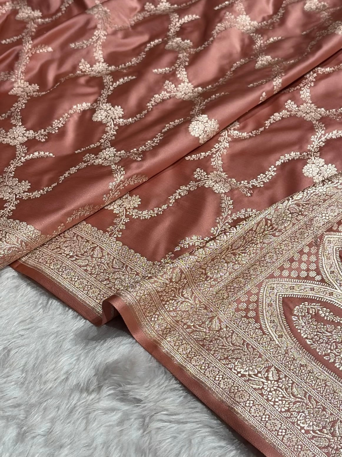 Dusty Rose Pink Shades Banarasi With Floral Border Mashru Silk Saree MSM-127