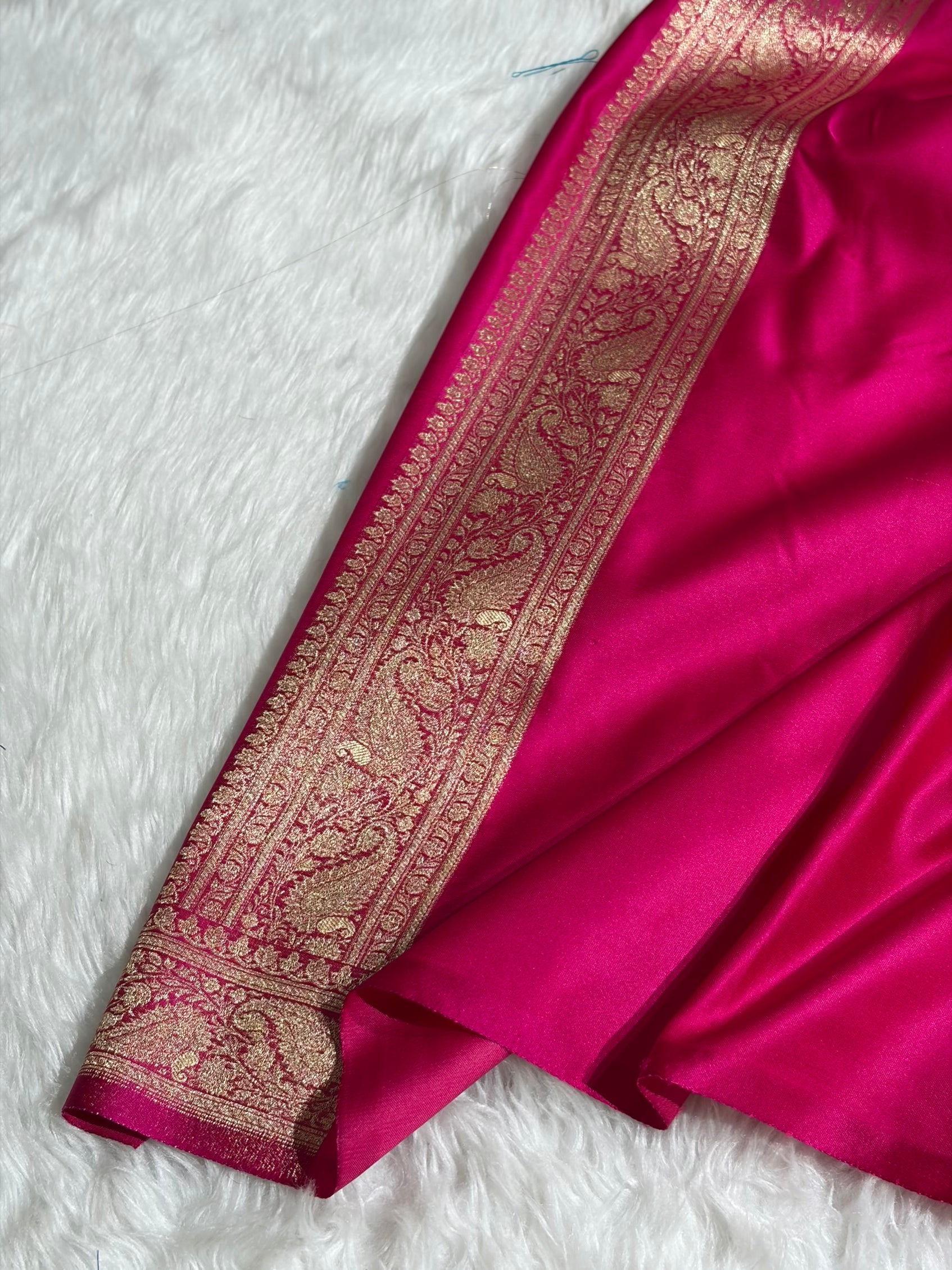 Banarasi Cross Rani Shades Satin Tissue Silk Saree In Booti motif ST01