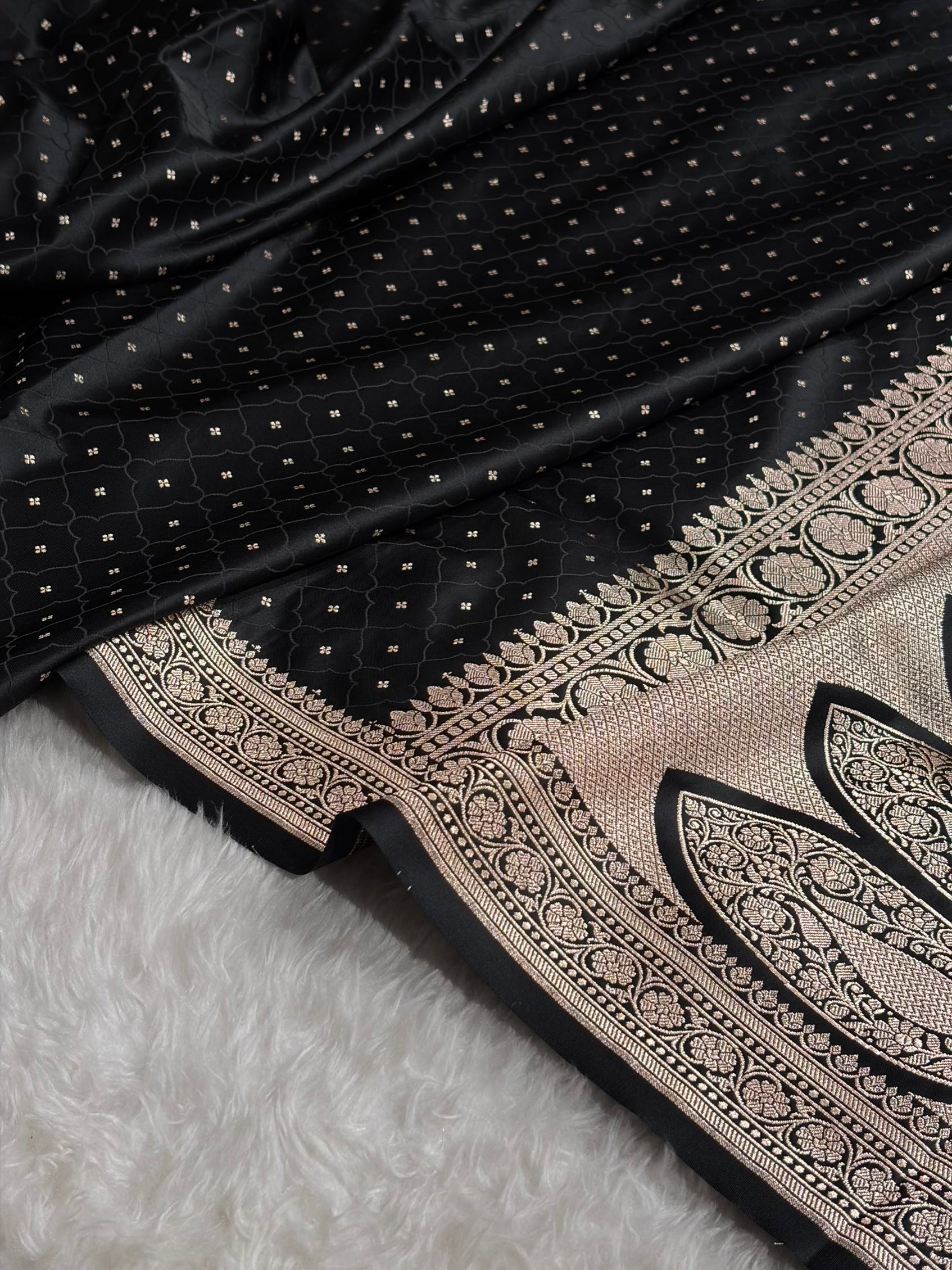 Black Shades Tanchoi Motif Mashru Silk Saree MST-13