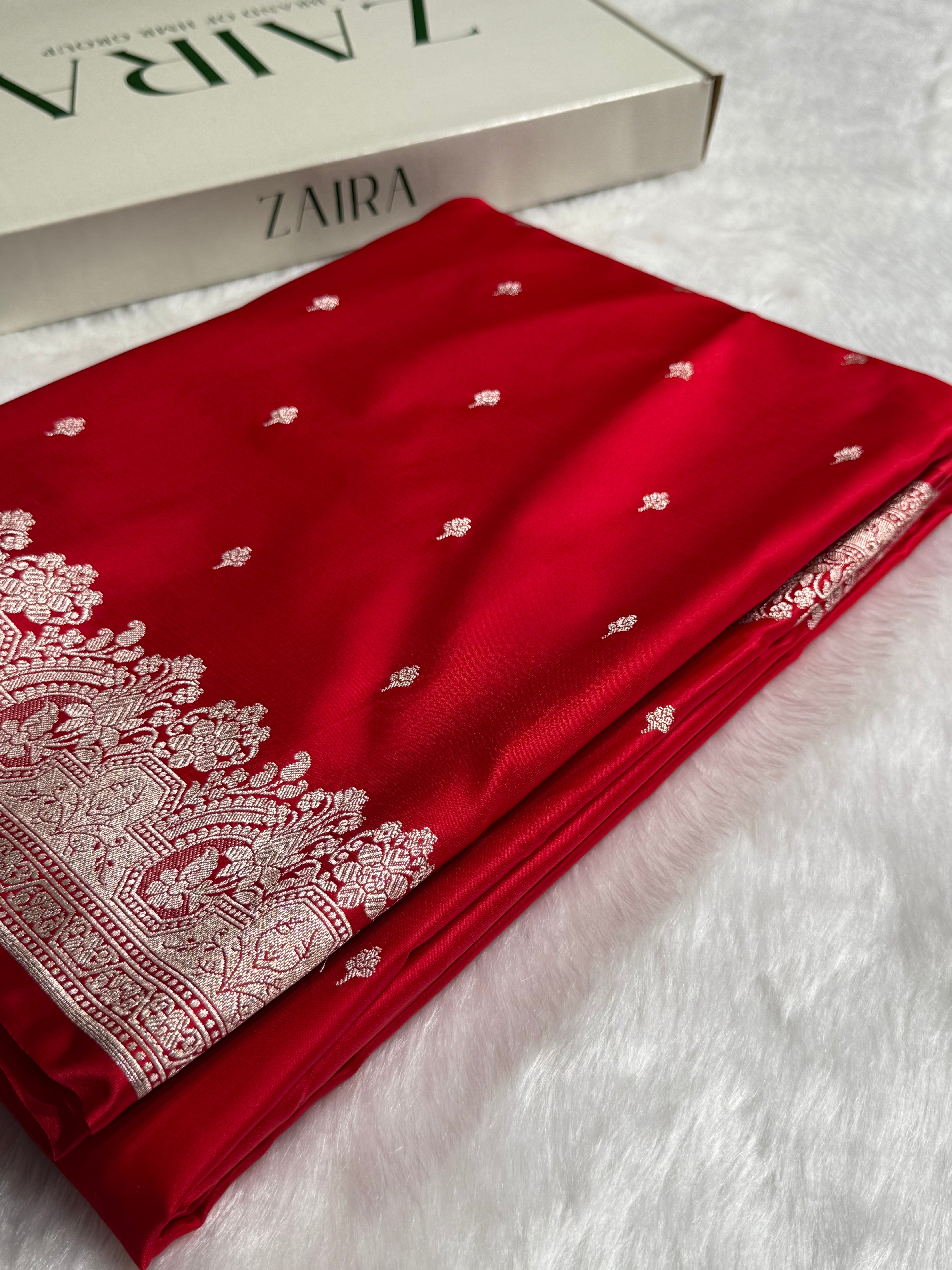 Red Shades Motif Booti Mashru Silk Saree