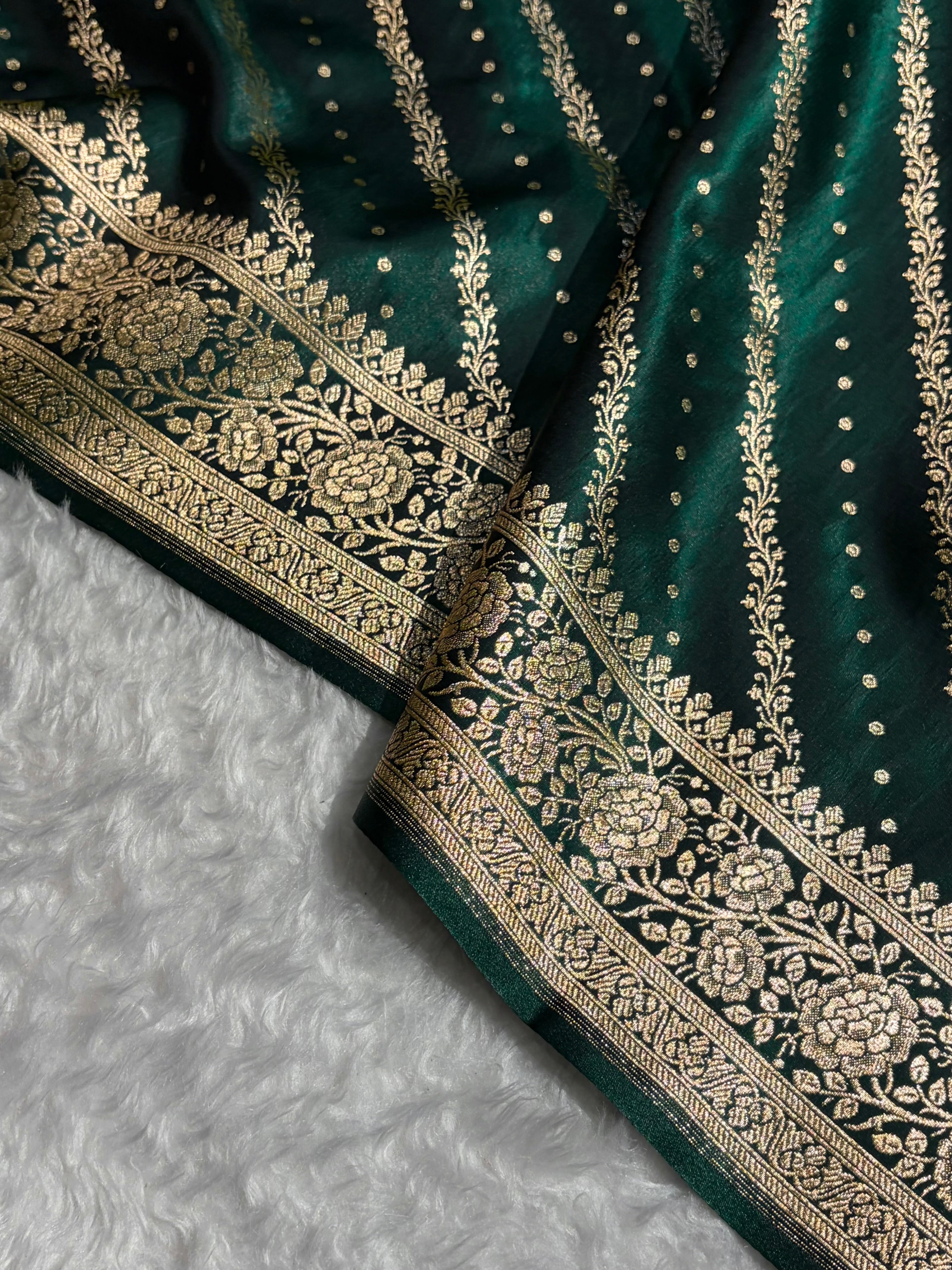 Banarasi Bottle Green Shades Cross Pattern Banarasi Satin Silk Saree SS61