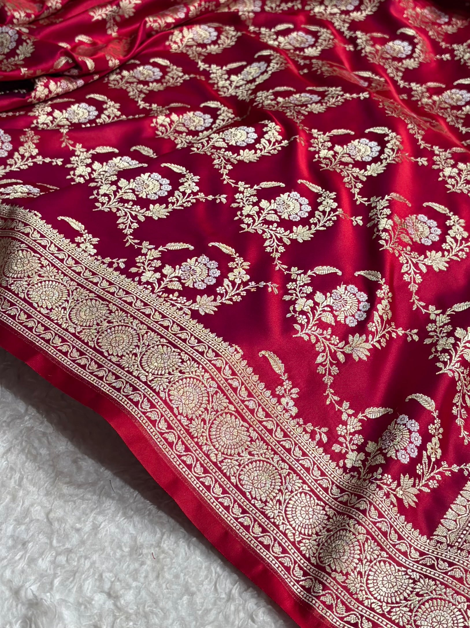 Banarasi Satin Katan Saree With Minakari Jaal Pattern in Cross Red Shades SK126