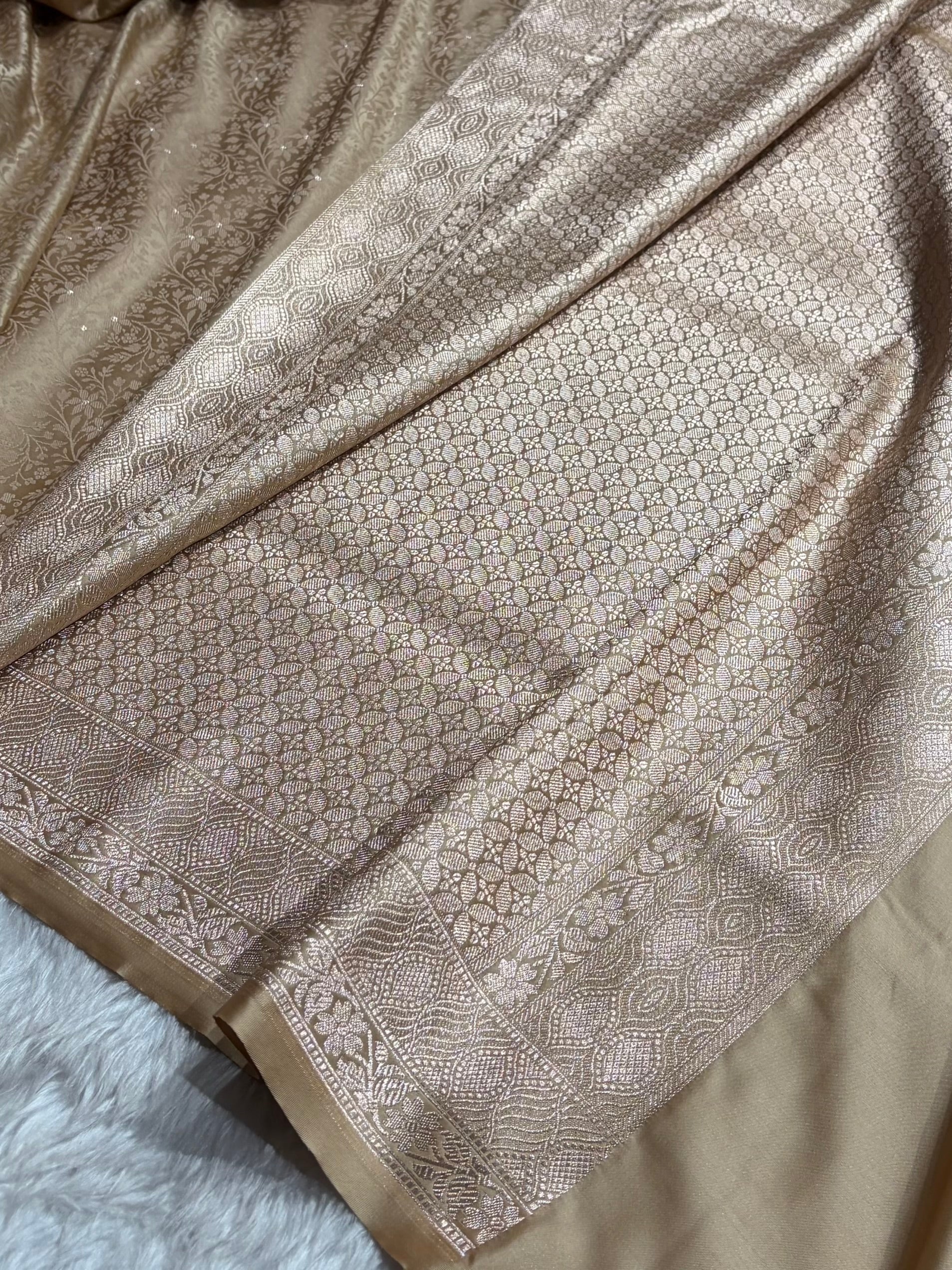 Beige Shades Tanchoi Motif Mashru Silk Saree MST-15