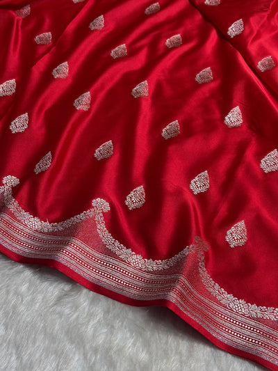 Red Shades Scallop Mashru Silk Saree MCS20