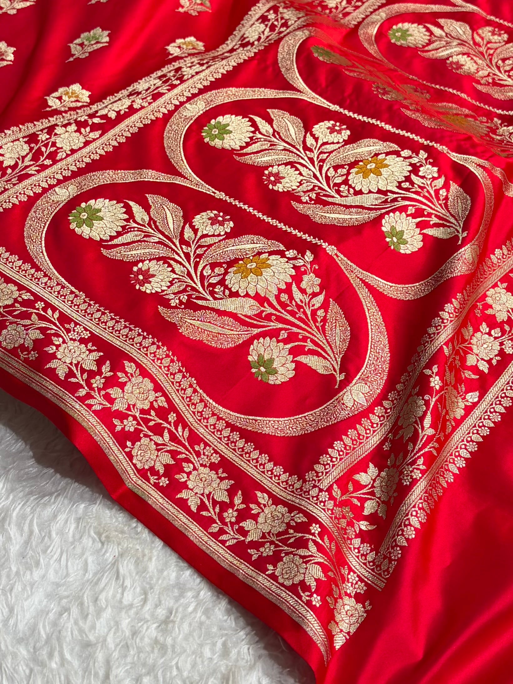 Premium Banarasi Satin Katan Saree With Minakari Boota in Red Shades SK112