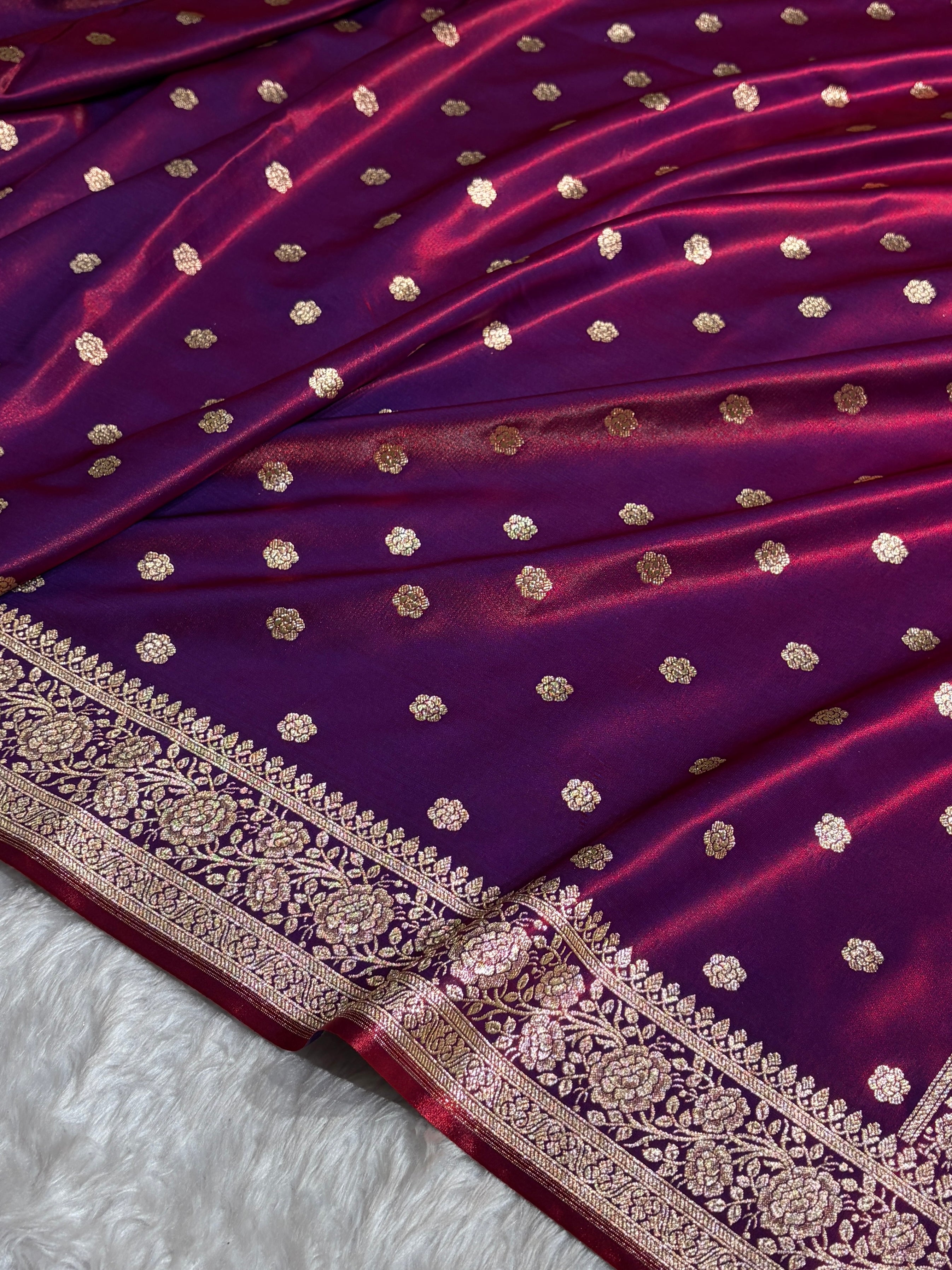 Banarasi Magentic Red Shades Booti Pattern Banarasi Satin Silk Saree SS63