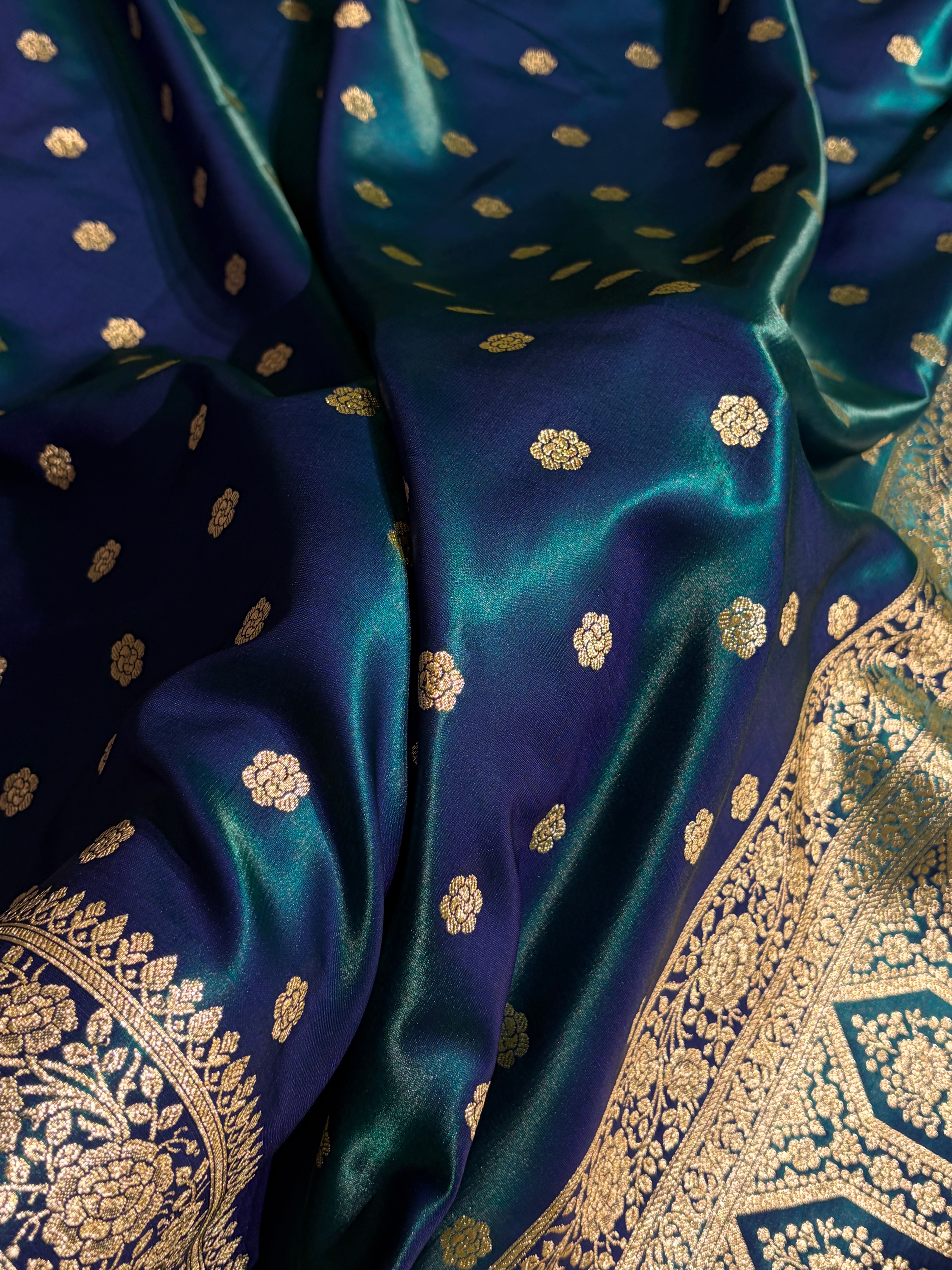 Banarasi Peacock Shades Booti Pattern Banarasi Satin Silk Saree SS63