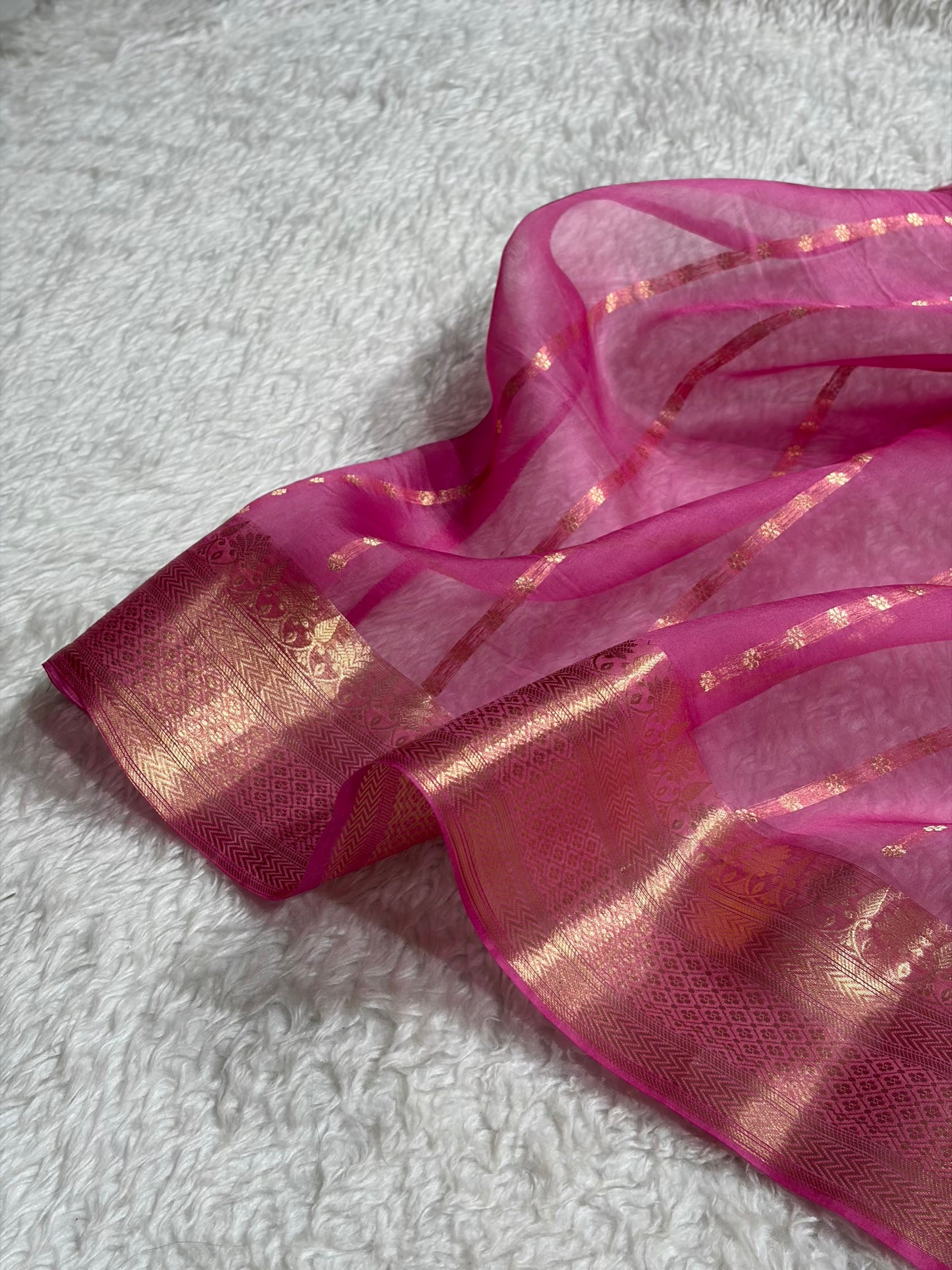 Banarasi Pure Organza Rani Shades With Minakari Boota Banarasi Silk Saree PO-36