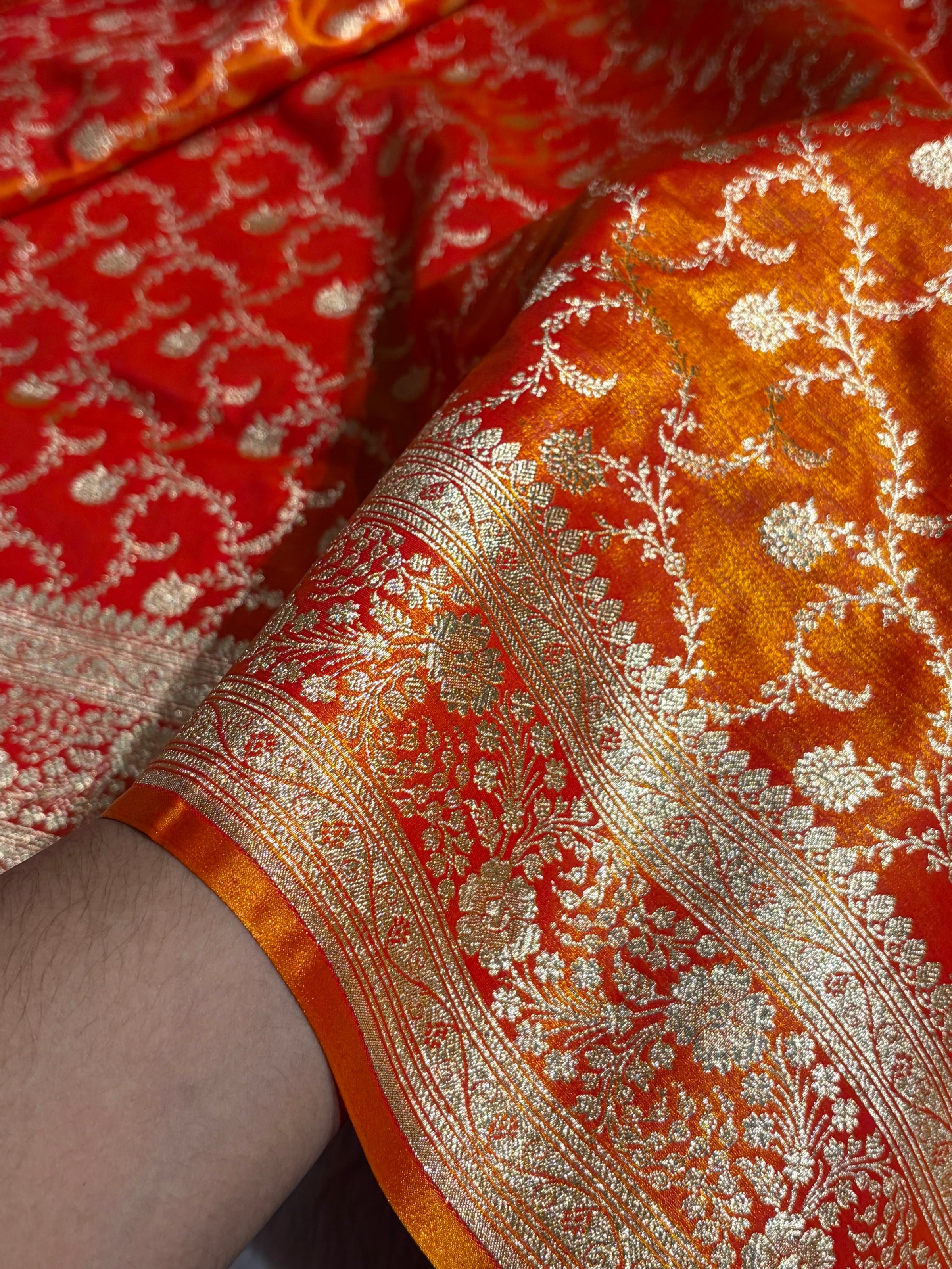 Fire Gold Shades Jaal Pattern Banarasi Satin Silk Saree SS43
