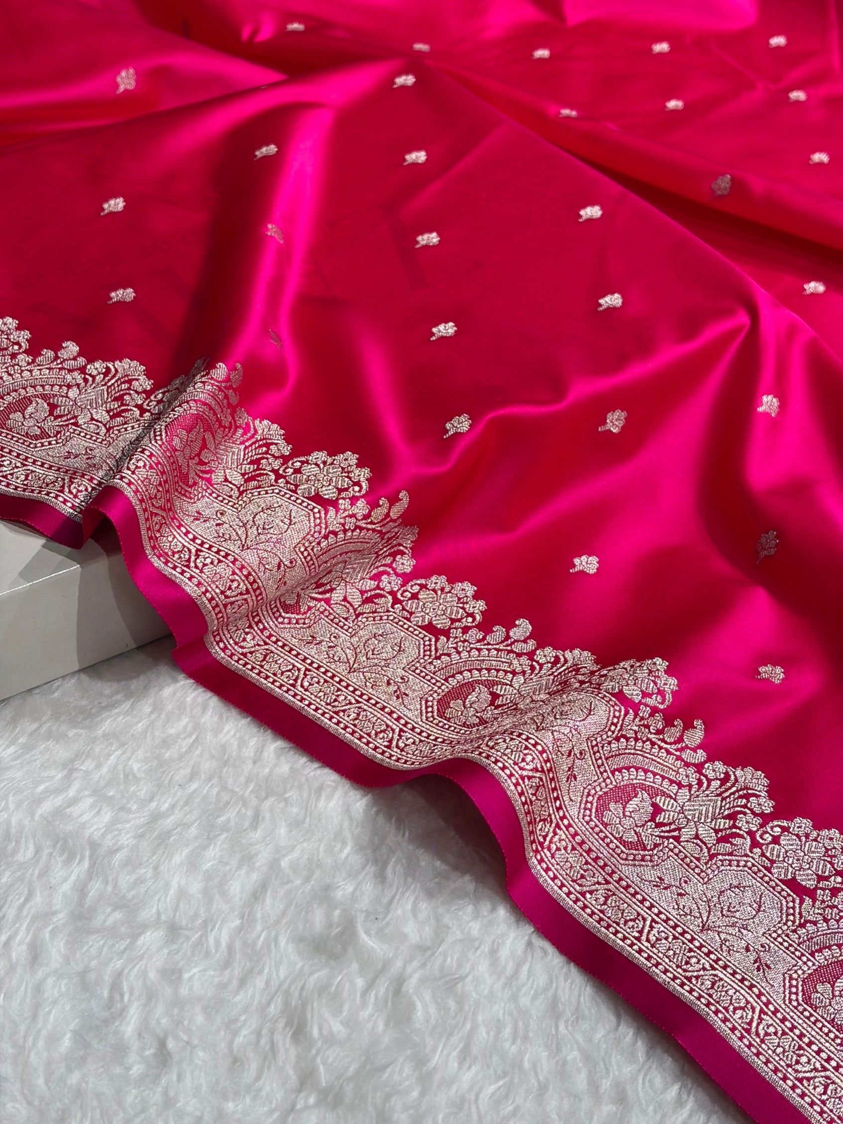 Cross Rani Shades Motif Booti Mashru Silk Saree MSM-57