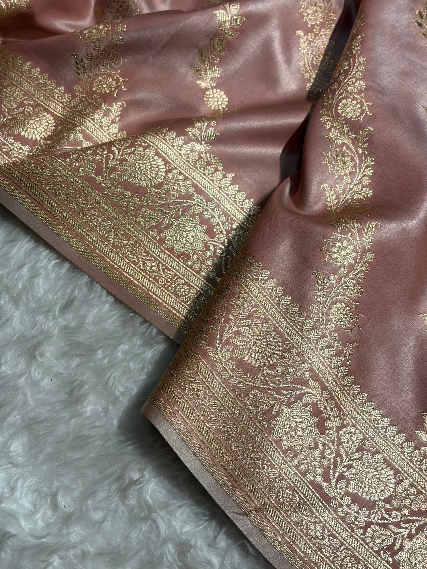 Banarasi Light Weight Satin Silk Mauve Cross Pattern SS10