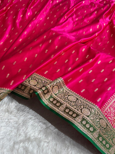 Contrast Rani / Green Floral Booti Banarasi Satin Katan Silk Saree SK14