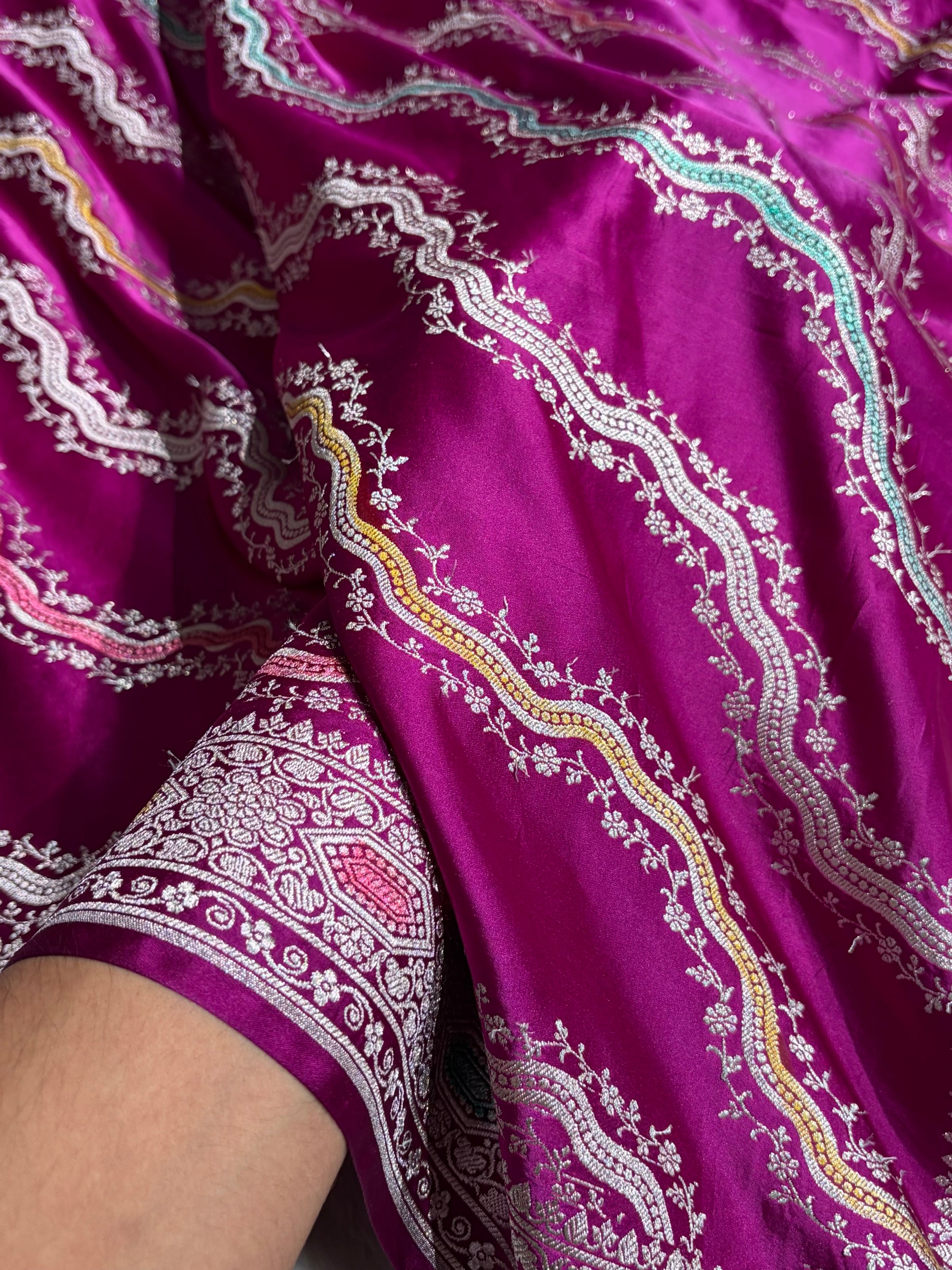Banarasi Minakari Cross Pattern in Wine Shades Floral Mashru Silk Saree MCS93