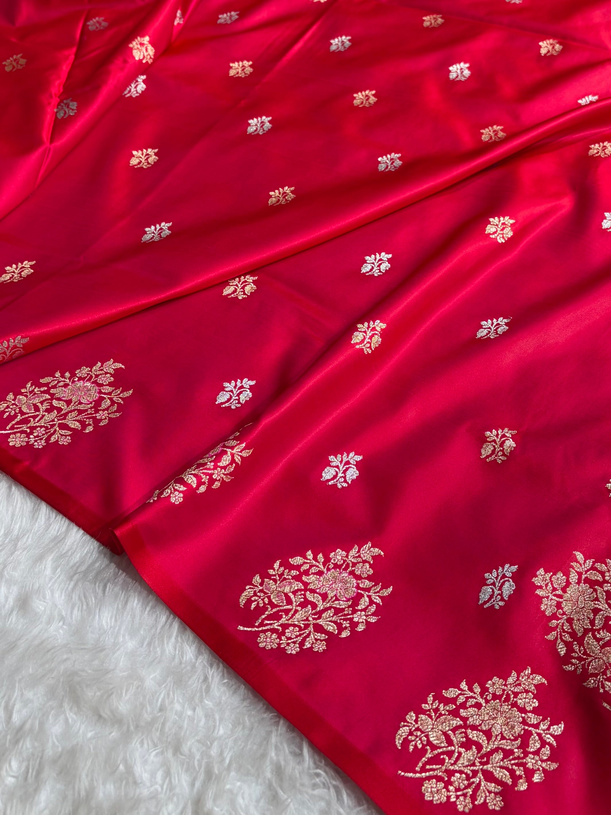 Cross Red Shades Banarasi With Floral Border Mashru Silk Saree MSM-126