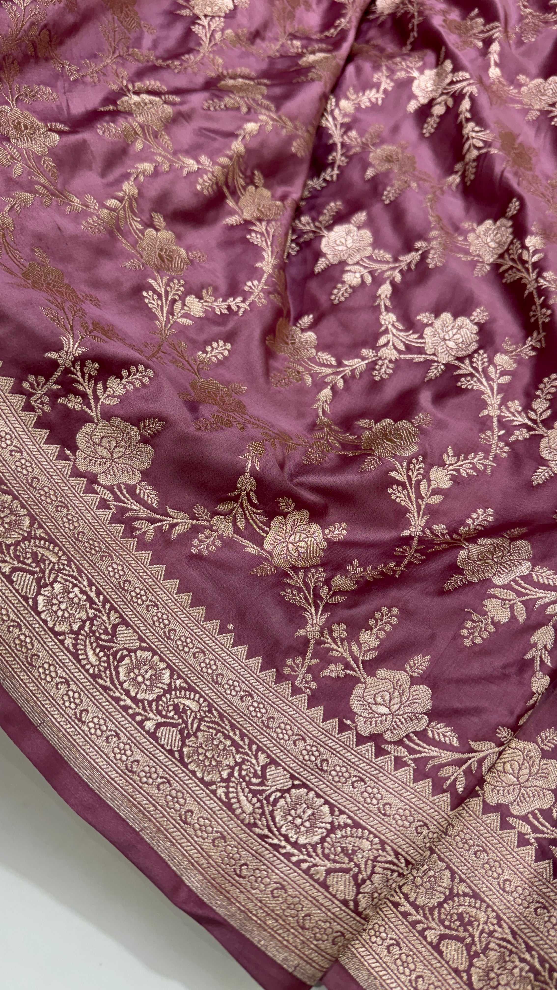 Banarasi Pattern Mauve Shade Mashru Silk Saree