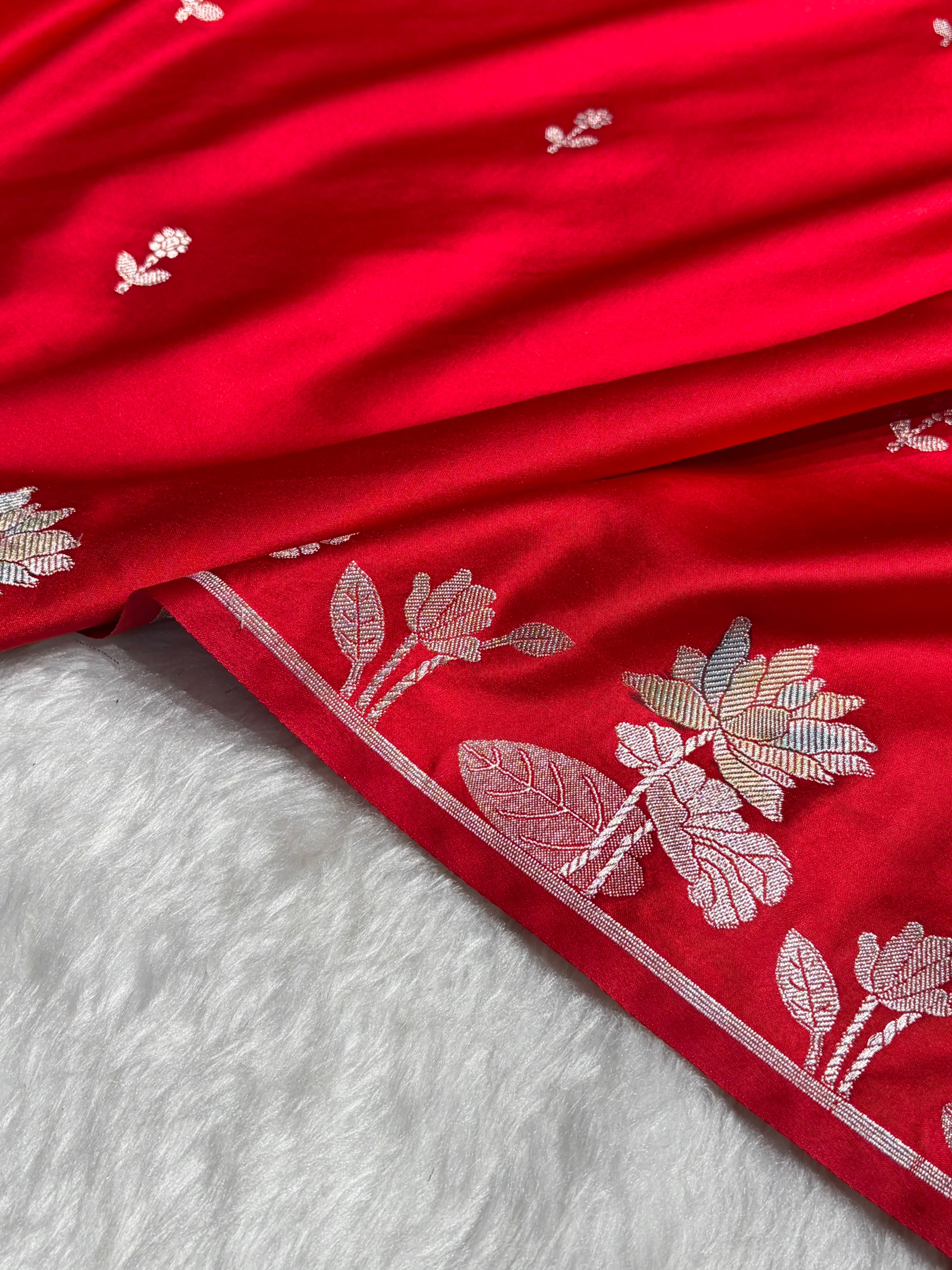 Red Floral Border With Minakari Booti Mashru Silk Saree MS54