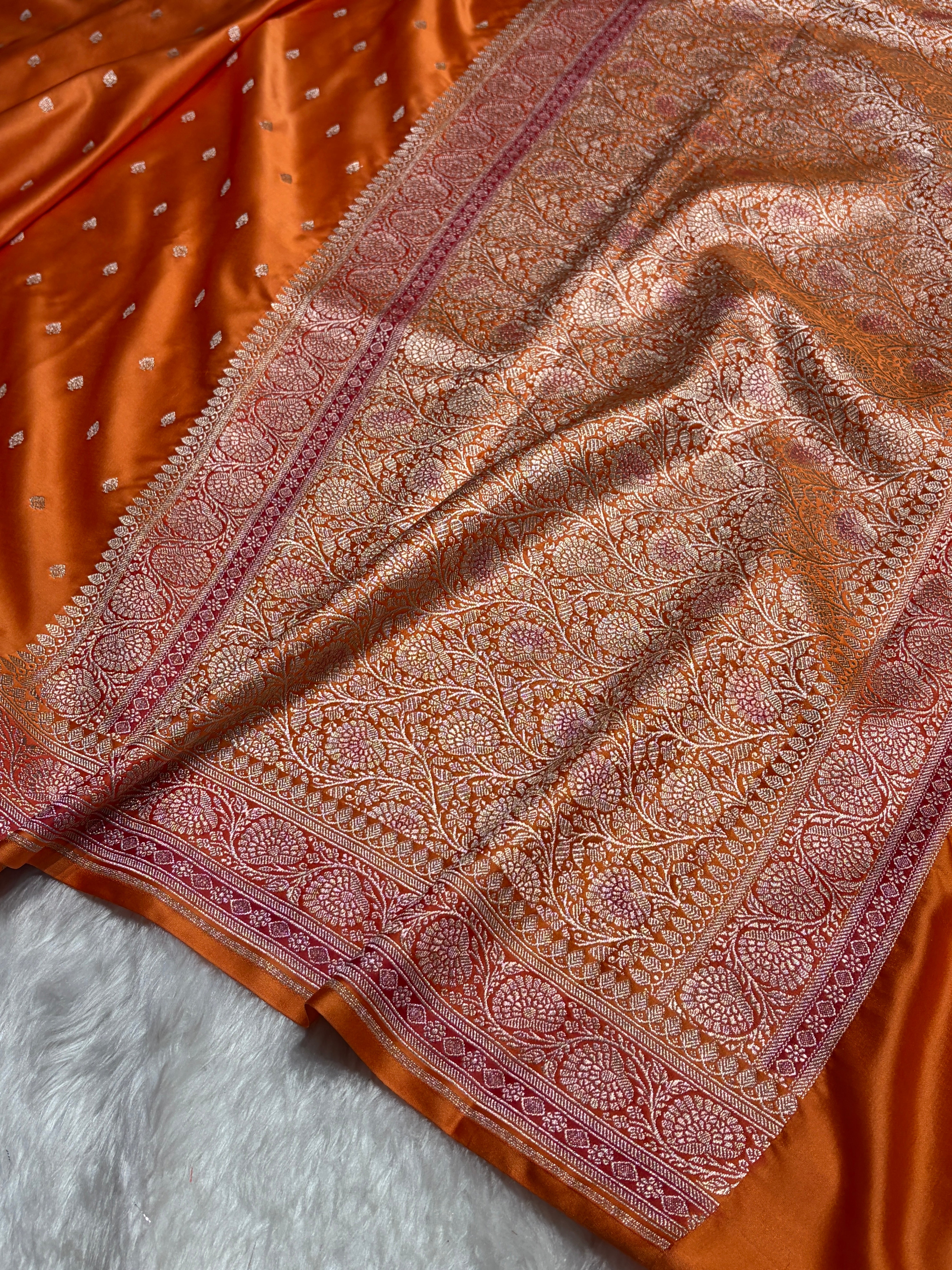 Rusty Orange Shades With Contrast Border Booti Mashru Silk Saree MS79