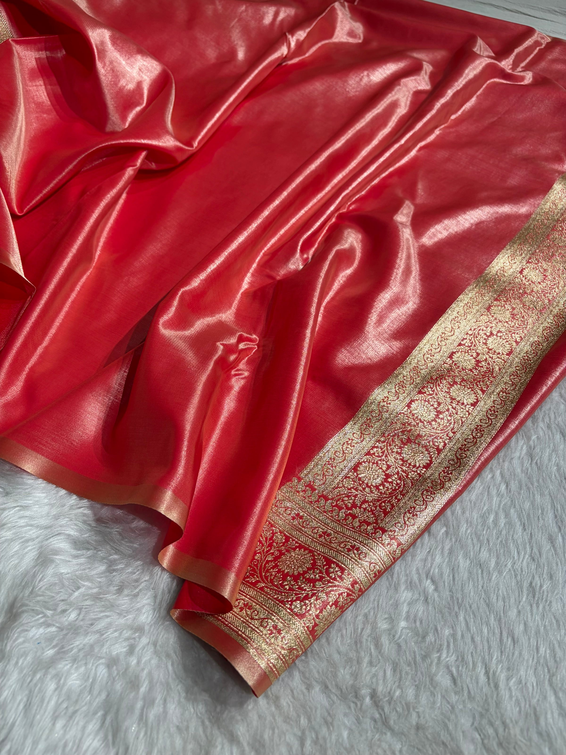 Fire Gold Contrast Shades Jaal Pattern Banarasi Satin Silk Saree SS47