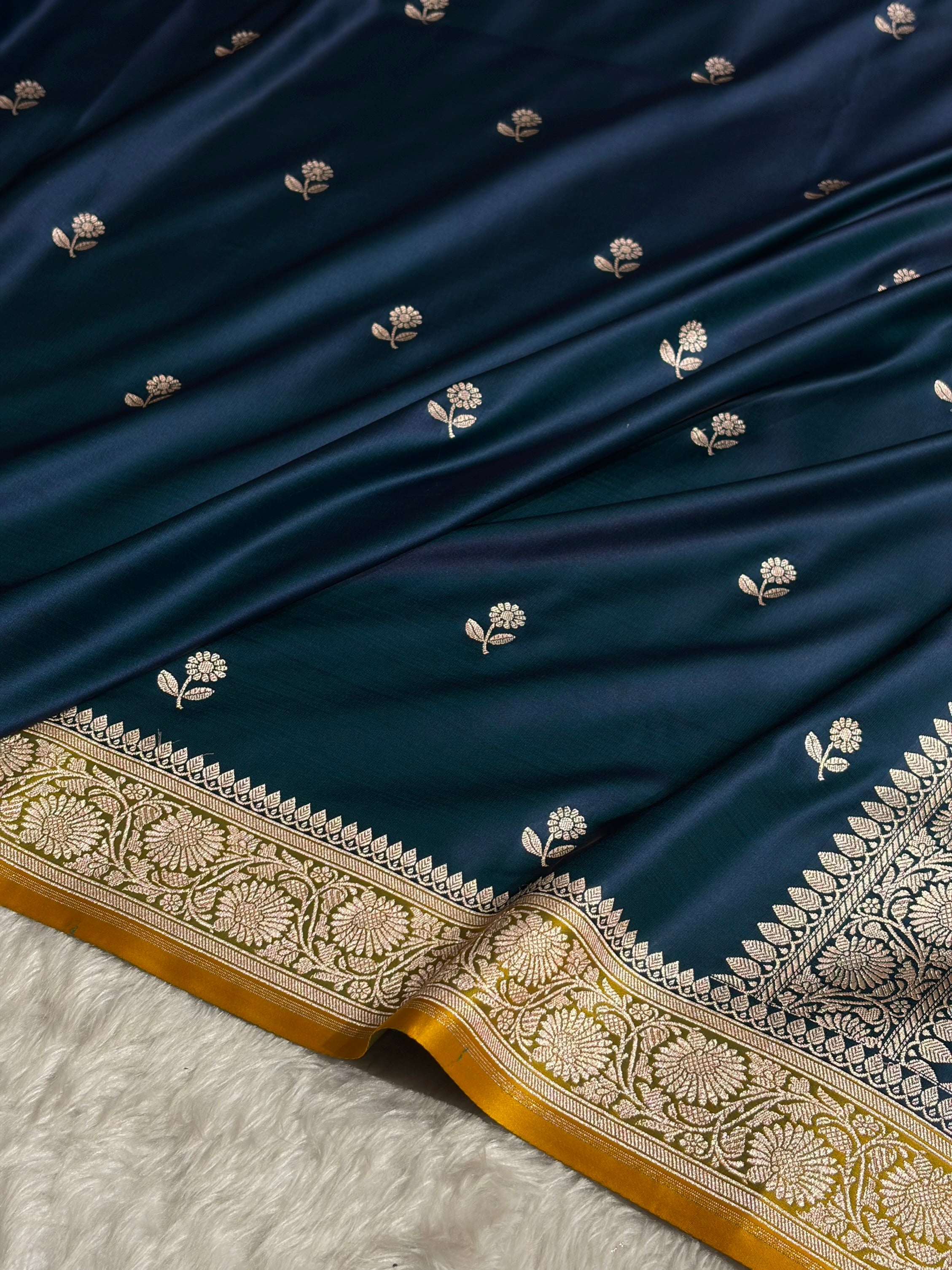 Contrast Peacock / Mustard Shades Banarasi Booti Pattern Mashru Silk Saree MSM-137