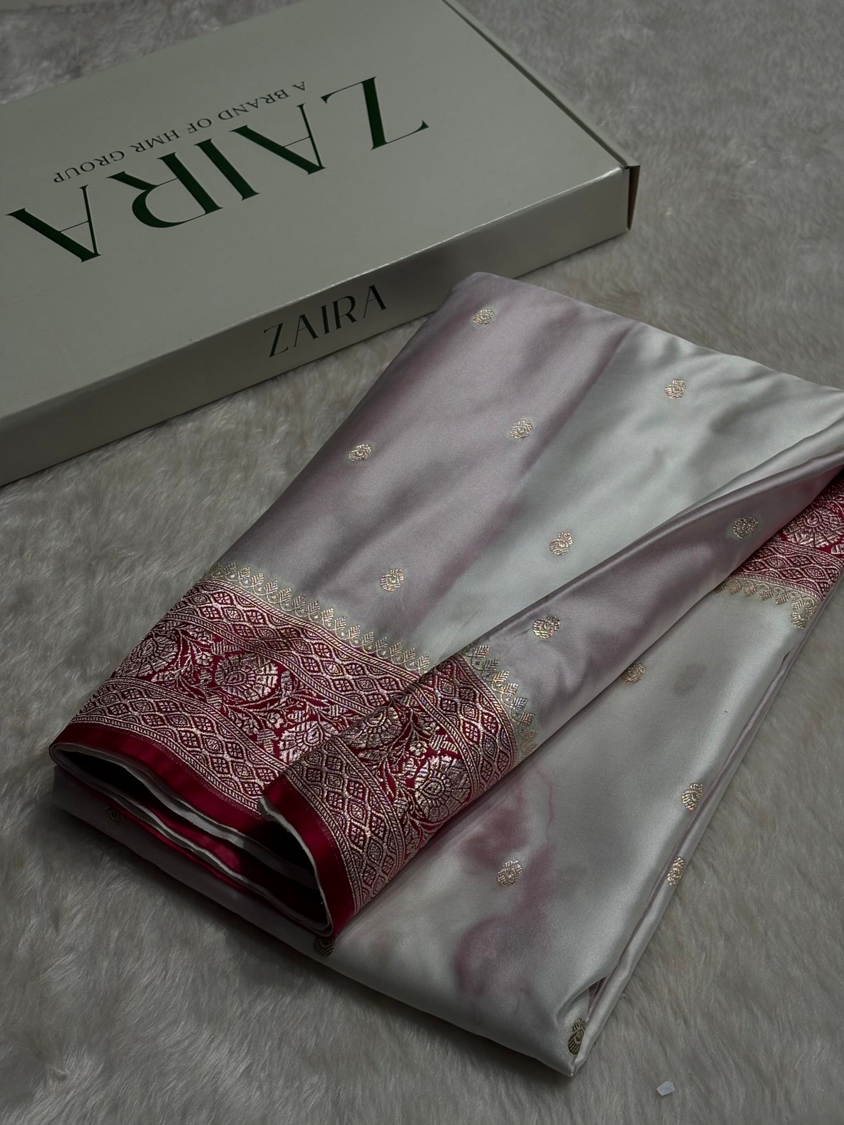 Banarasi White with Rani Border Booti with Semi Contrast Mashru Silk Saree