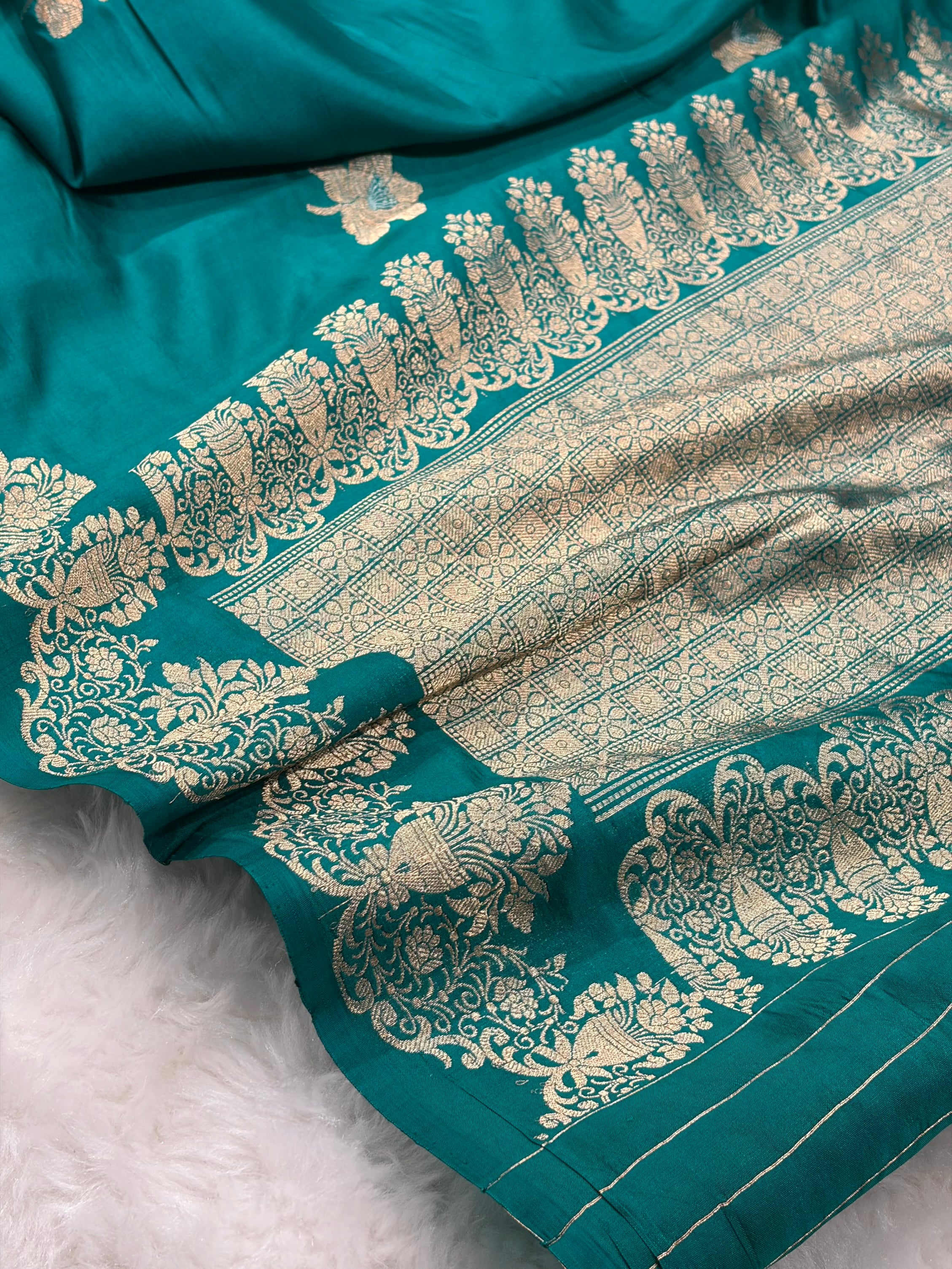 Banarasi Rama Shades Minakari Boota Handwoven Pure Paper Silk RM-79