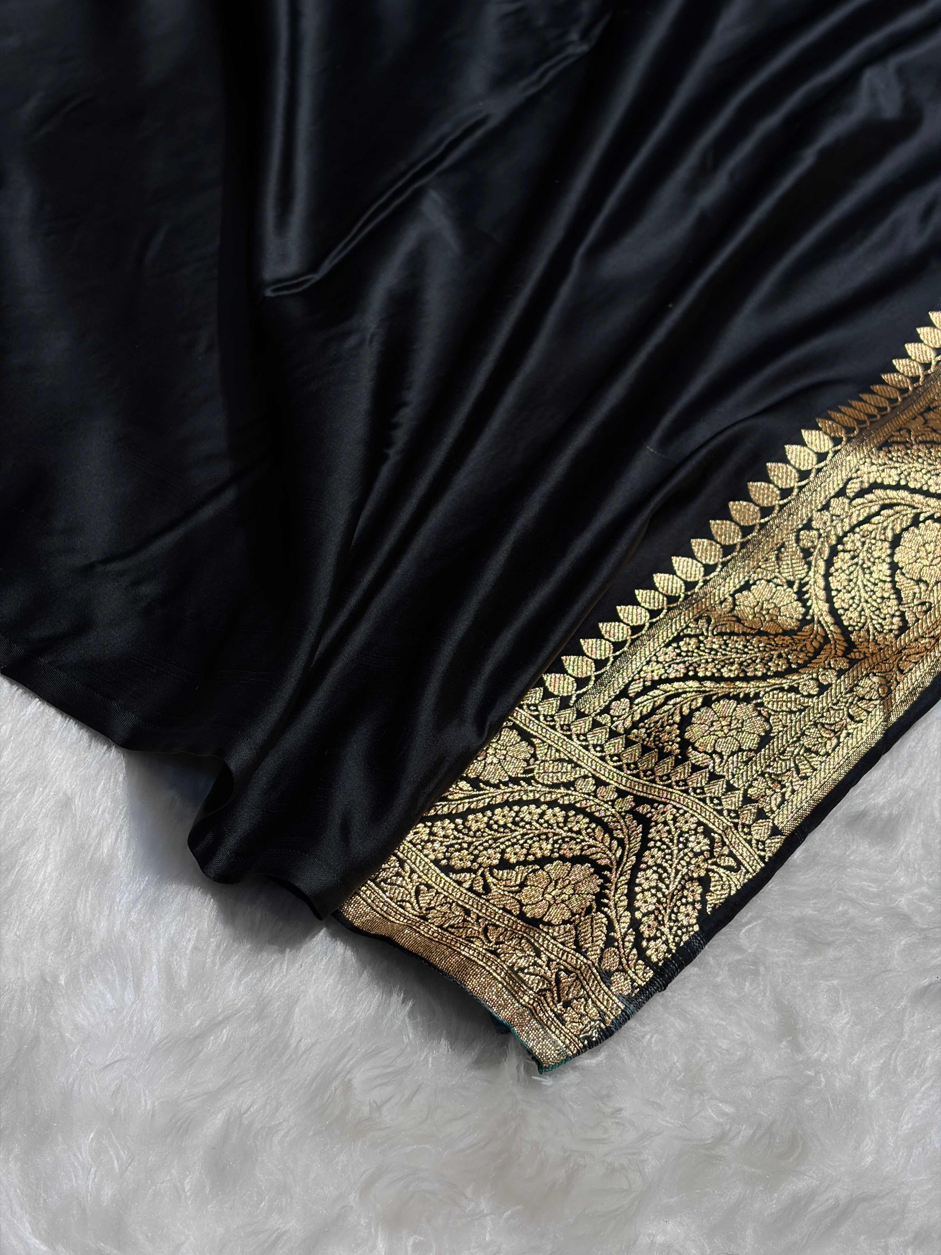 Banarasi Black Floral Unique Boota Pattern Satin Katan Silk Saree SK73