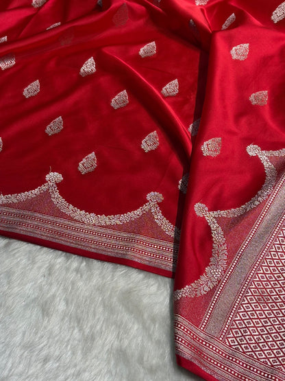Red Shades Scallop Mashru Silk Saree MS20