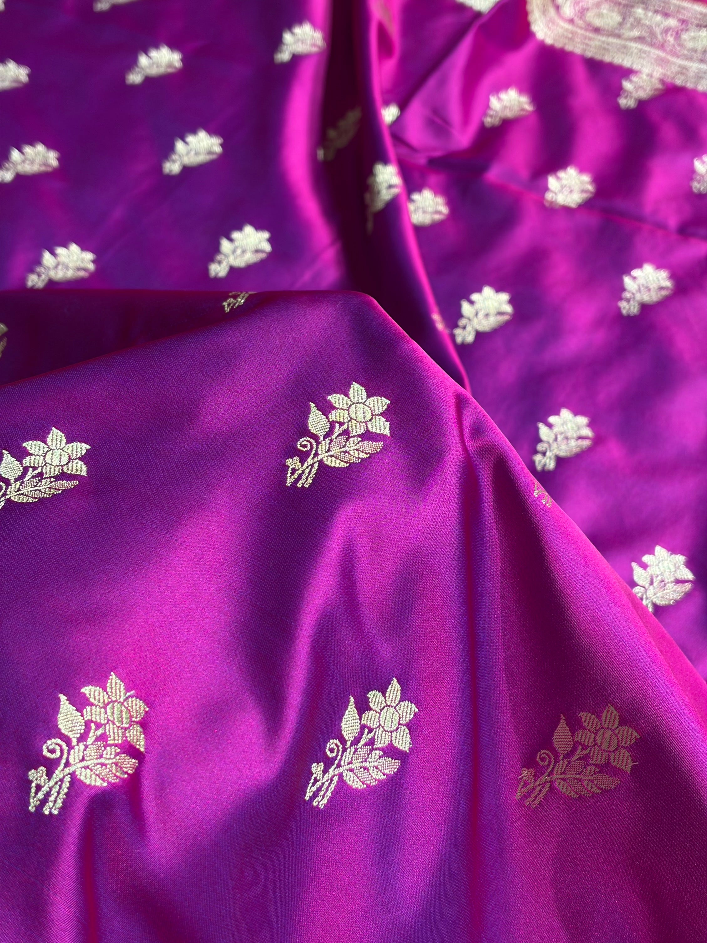 Cross Magenta Shades Banarasi Boota Pattern Floral Mashru Silk Saree MSM-120