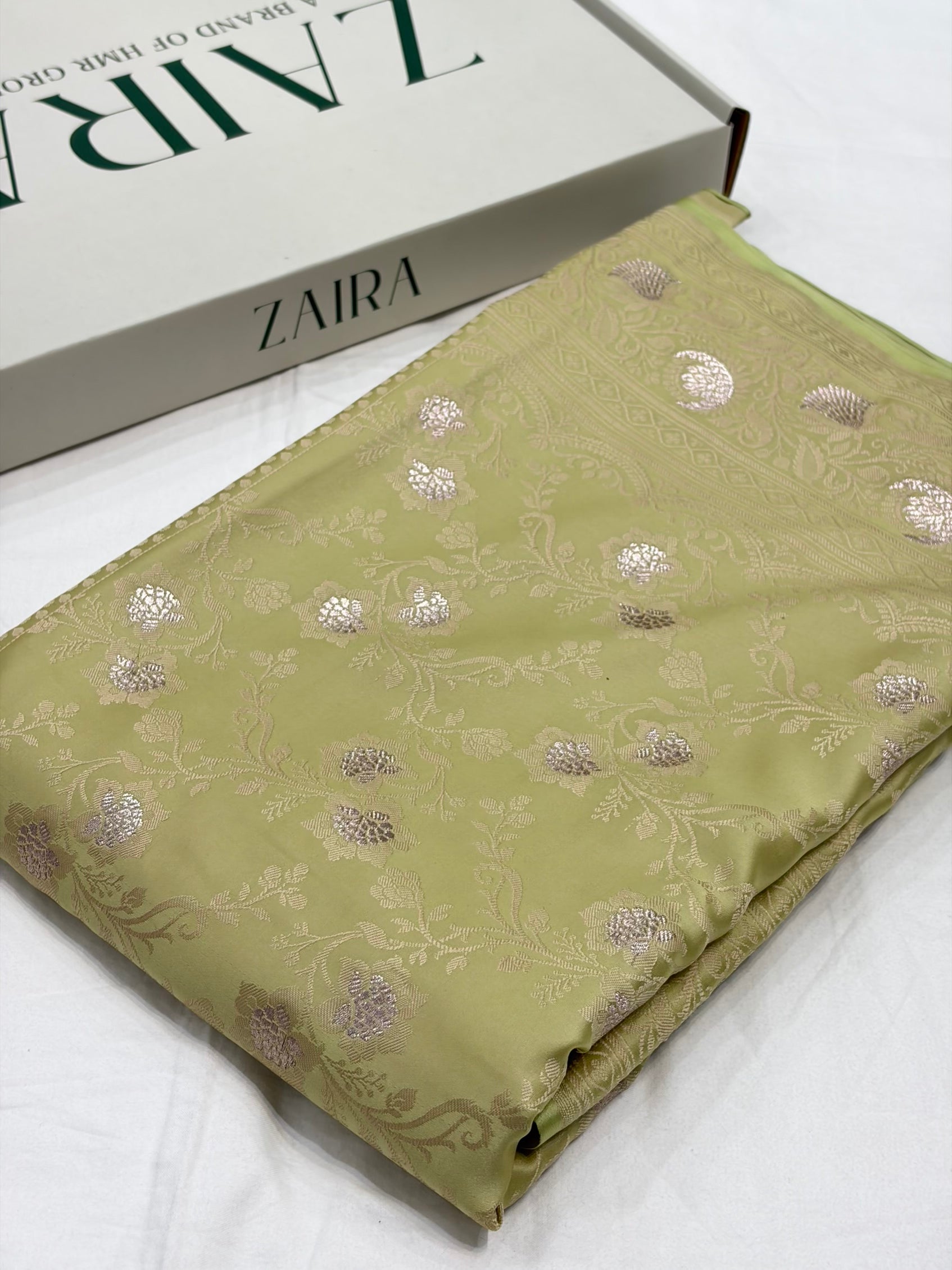 Light Pista Shade With Tanchoi Booti Pattern Mashru Silk Saree