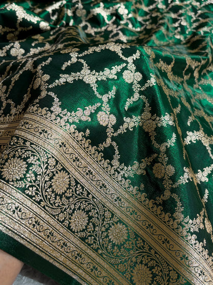Bottle Green Shades Cross Pattern Banarasi Satin Silk Saree SS40