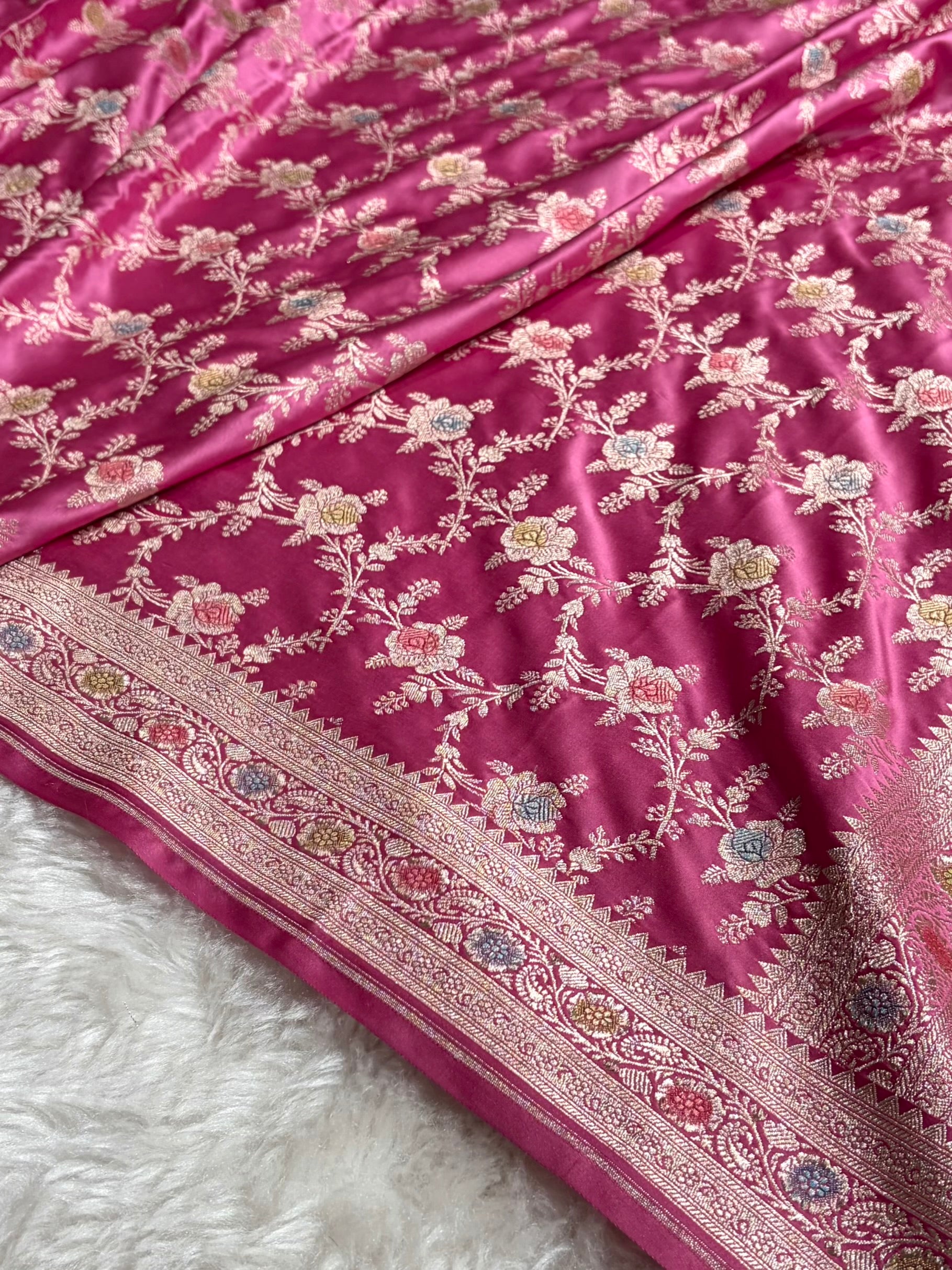 Rani Shades Banarasi Minakari Floral Jaal Mashru Silk Saree MS28