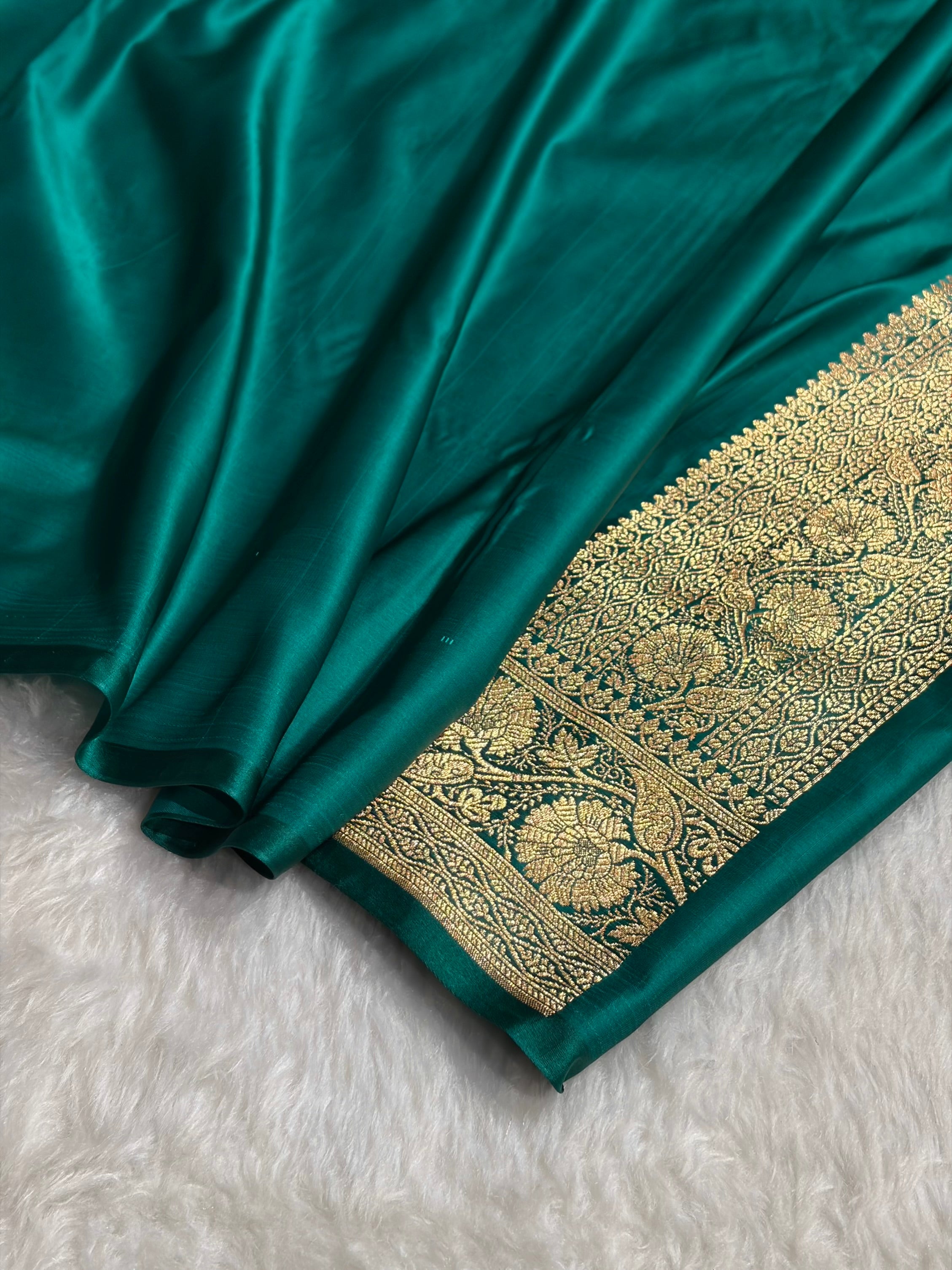 Banarasi Rama Unique Boota Pattern Satin Katan Silk Saree SK68