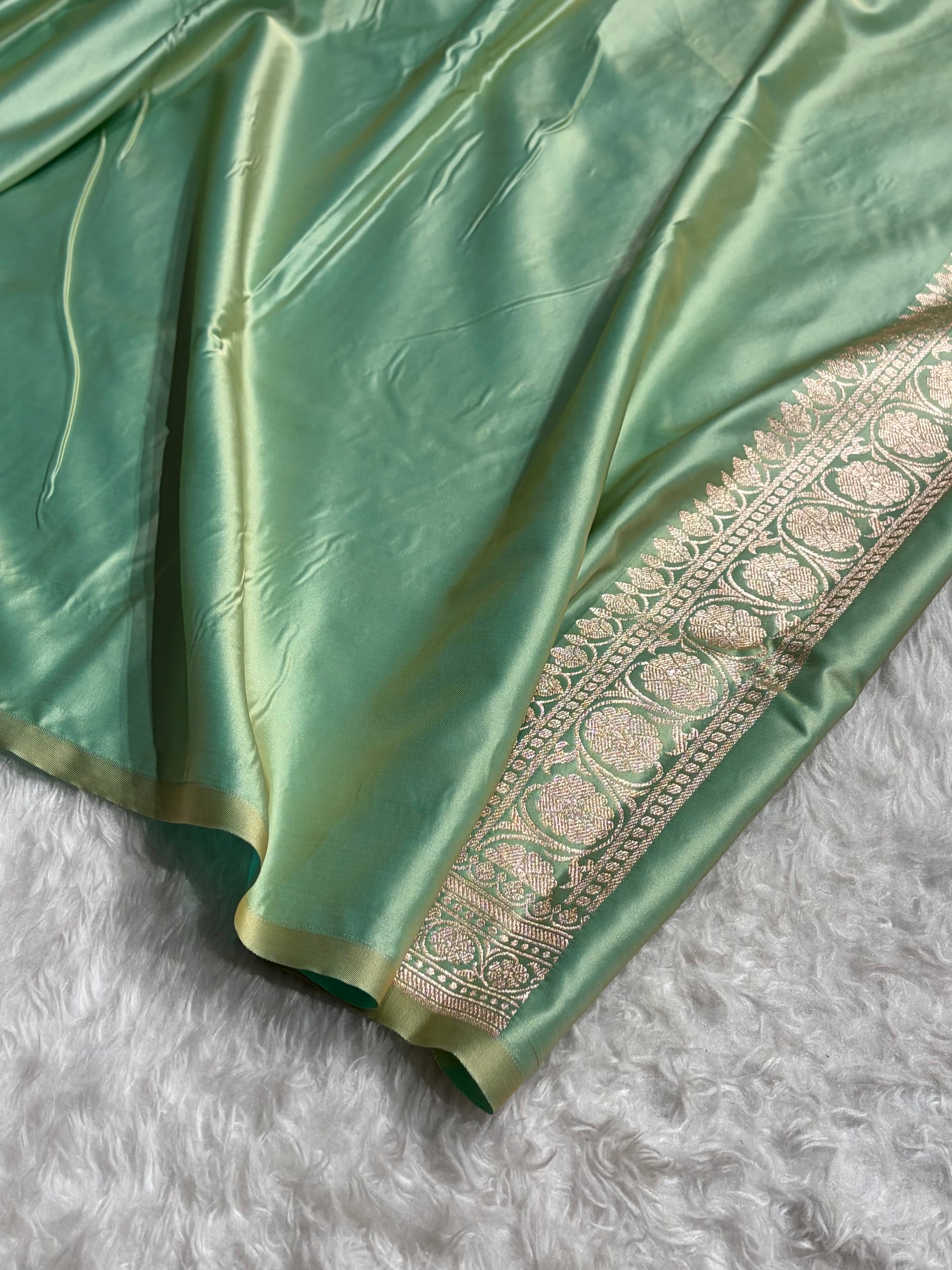 Sea Green Shades Tanchoi Motif Mashru Silk Saree MST-13