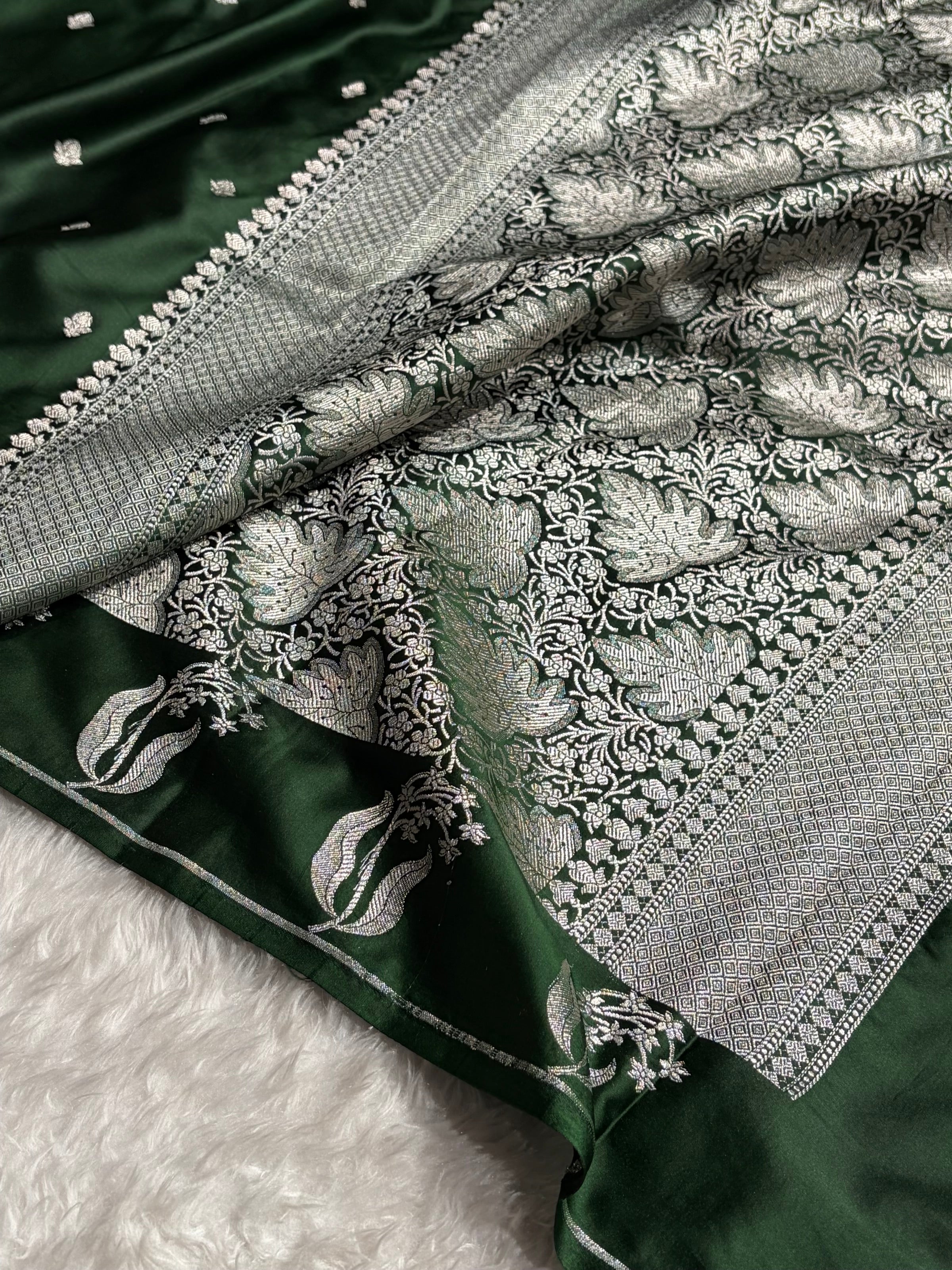 Bottle Green Shades Floral Border Booti Mashru Silk Saree MCS74