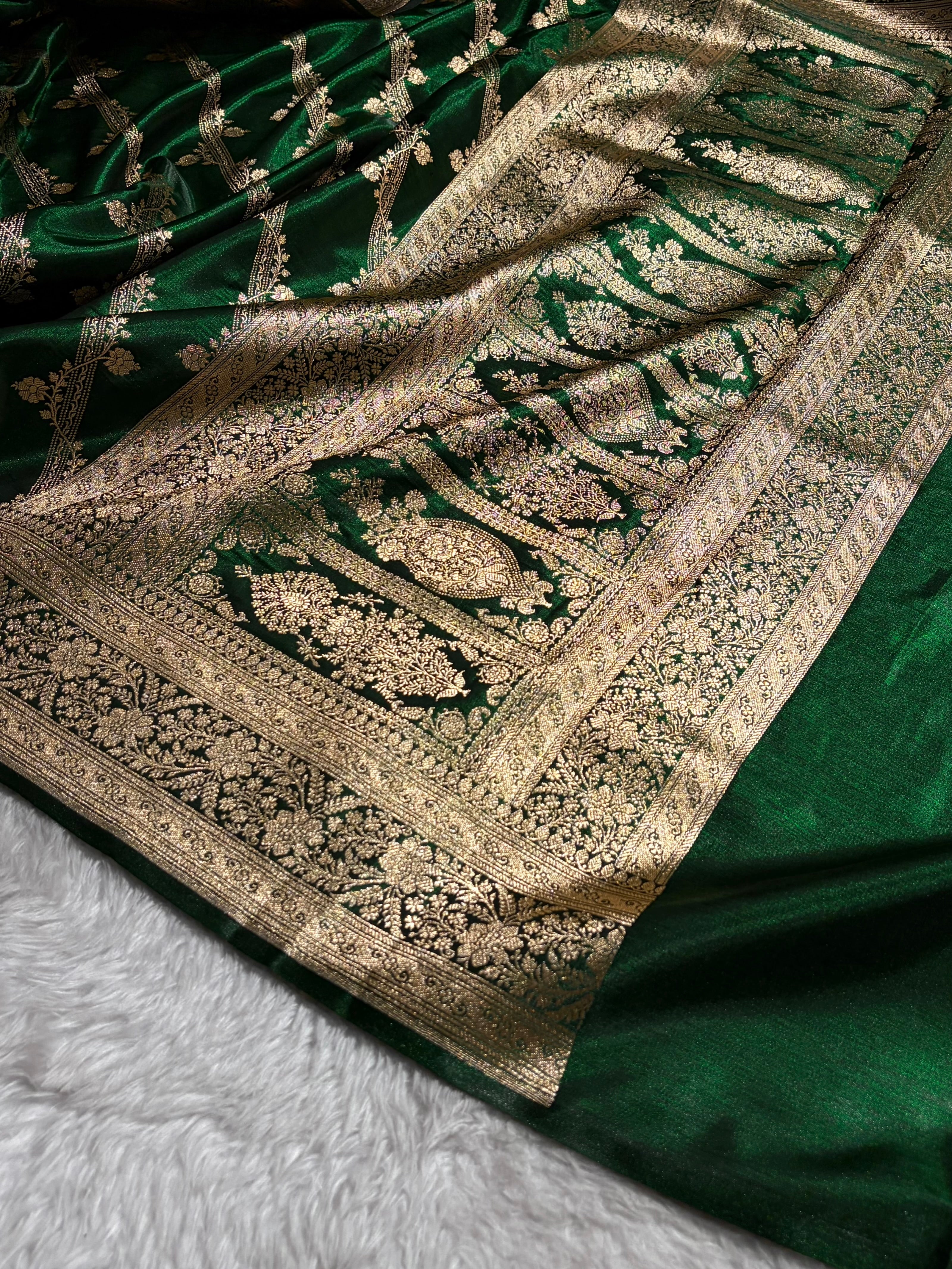 Bottle Green Shades Cross Pattern Banarasi Satin Silk Saree SS50