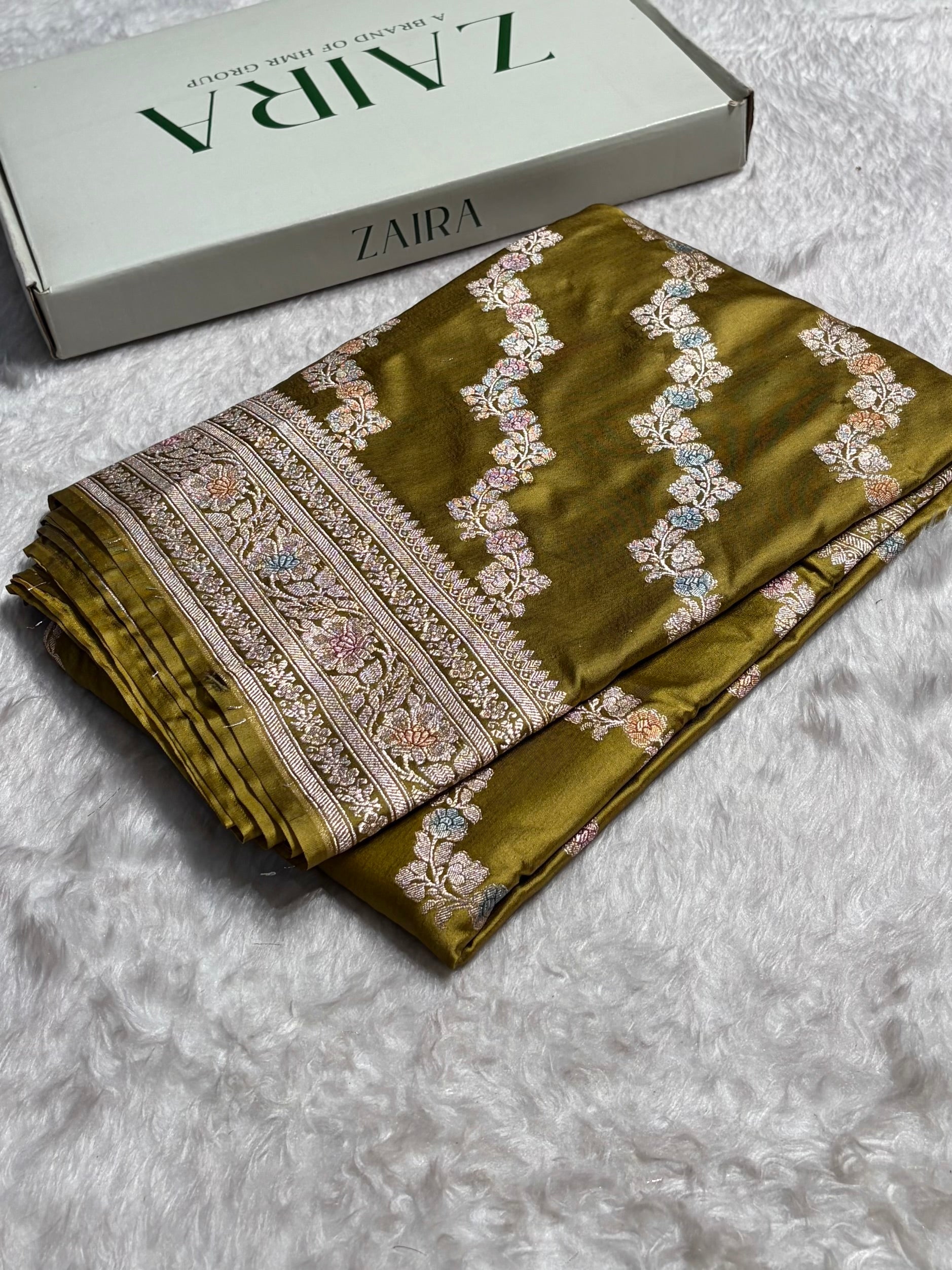 Dusty Mehendi Shades Banarasi Minakari Mashru Silk Saree With Cross Pattern MS02