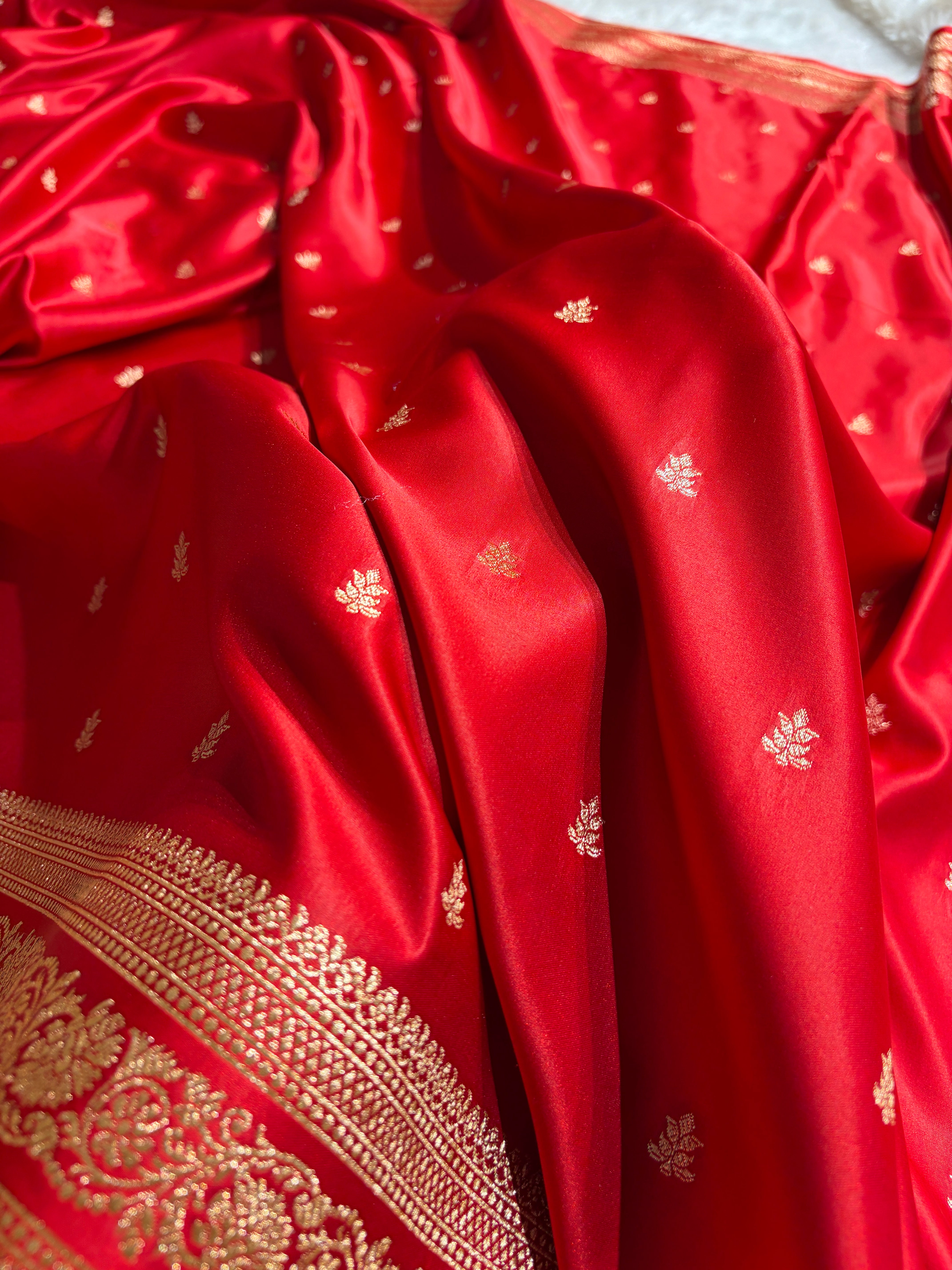 Banarasi Satin Katan Saree With Booti Pattern in Red Shades SK125