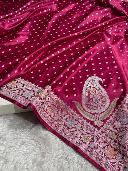 Banarasi Floral Pattern in Deep Magenta Shades Floral Mashru Silk Saree MCS95
