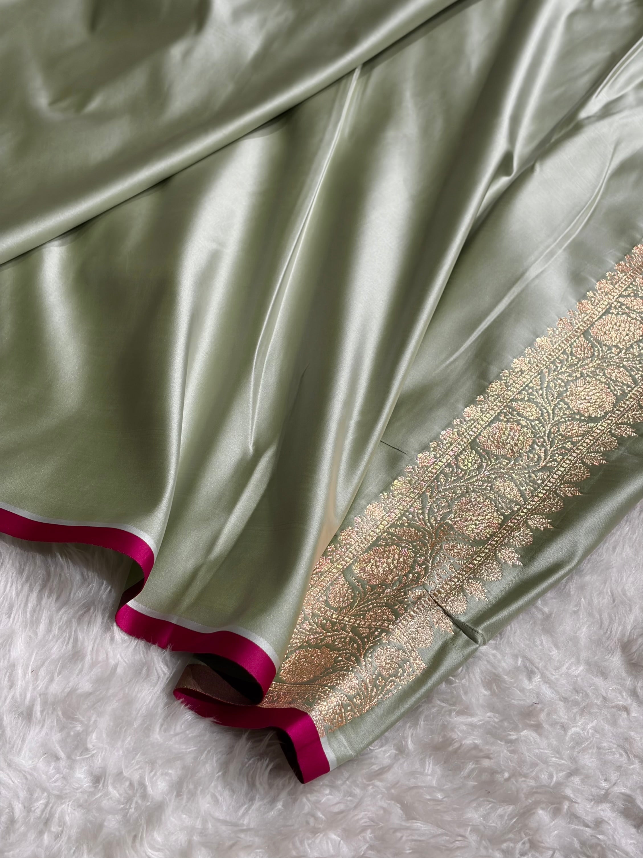 Banarasi Pista Booti Katan Silk Saree SK09