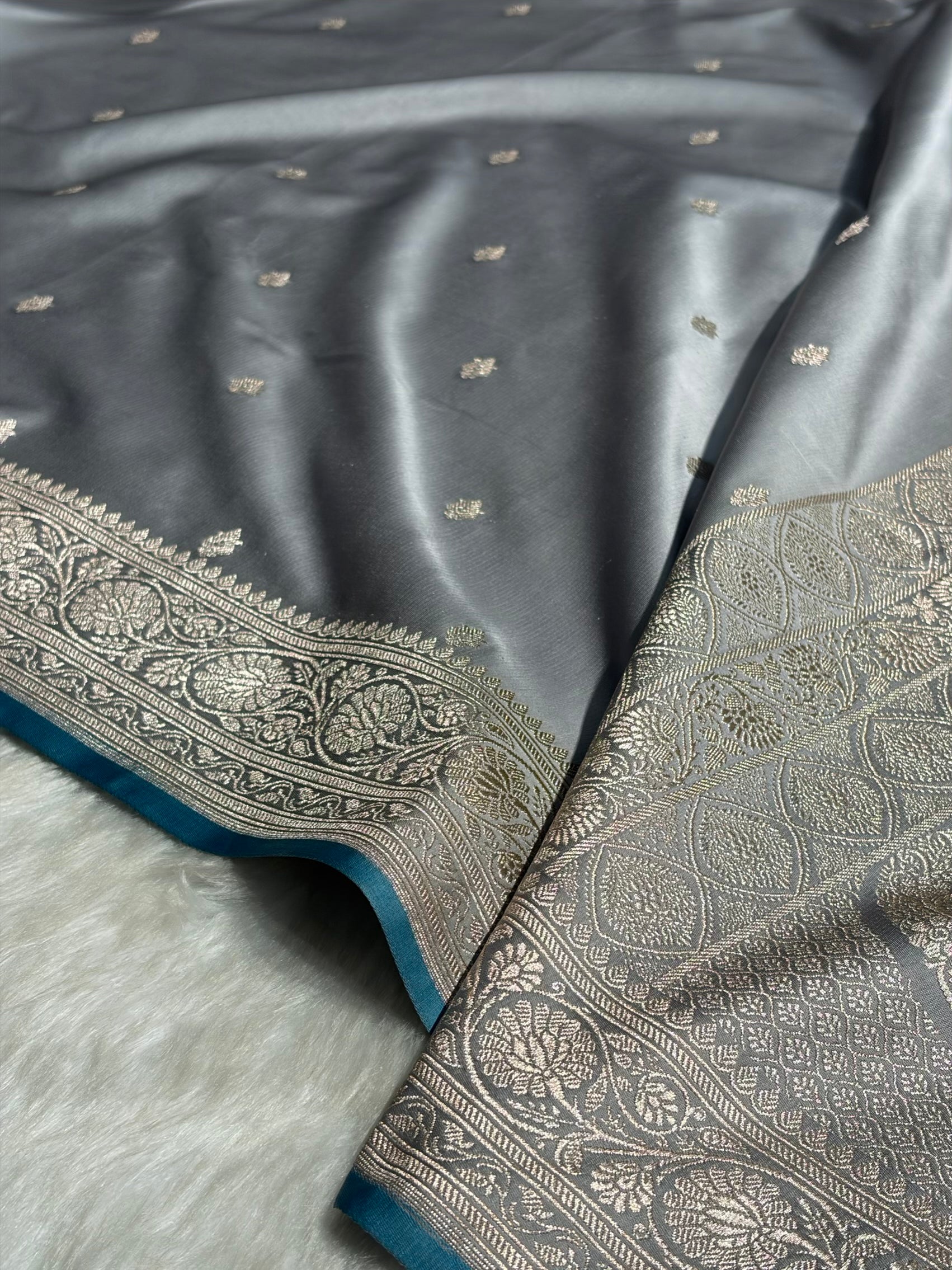 Gray Shades Booti Mashru Silk Saree MS68